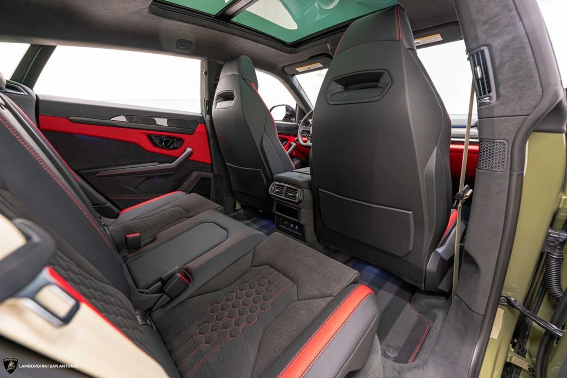 mph028_2427193153_01c988a4ab7f65d79ec7e97de4c63ee7x_42b6b6c1fd