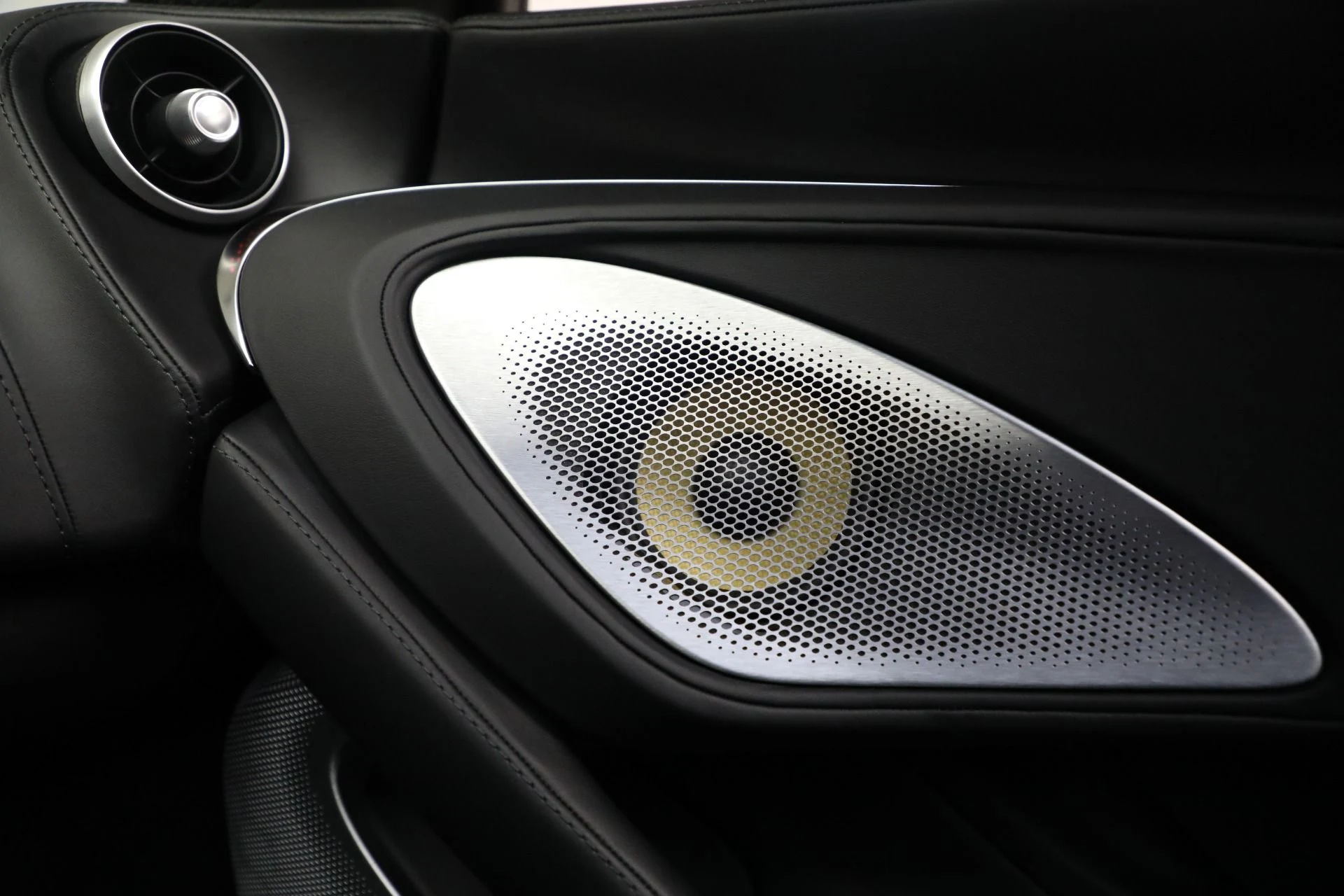 mph028_2431742586_New_2025_Mc_Laren_GTS_Tech_Lux_d0d8131a6d