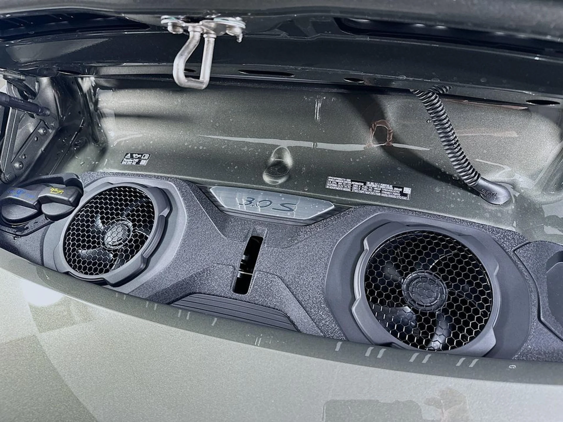 mph028_2433061612_4b20e4db9b9e7f7c909e7045d2d2364ax_dc8763521e