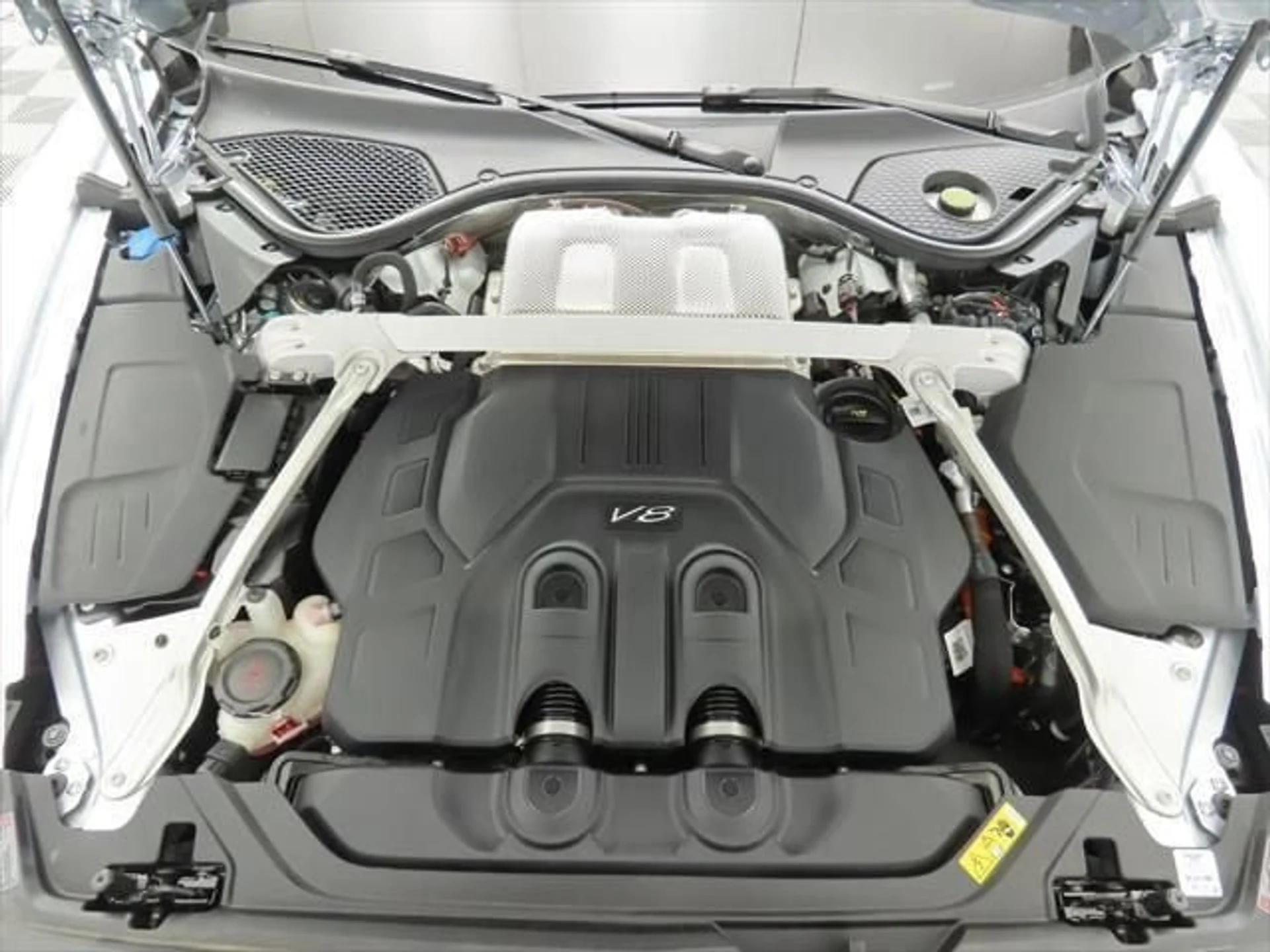 mph028_2438167489_used_2025_bentley_flying_spur_blackeditionsedan_8119_23021249_29_640_a803716be8