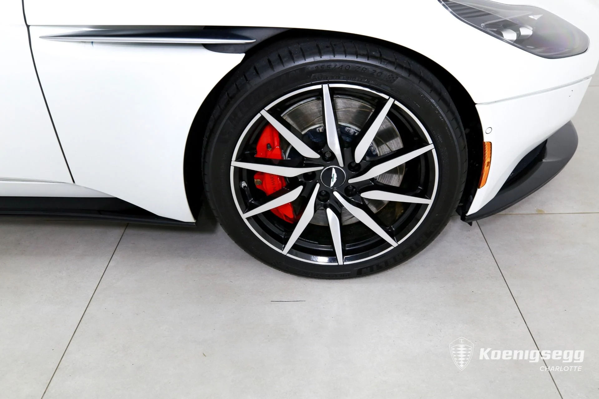 mph028_2442142014_Used_2020_Aston_Martin_DB_11_Volante_1782494523_8e012e2801