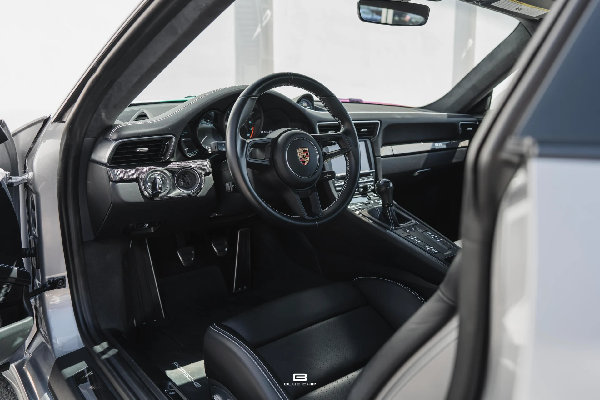 mph028_2452155851_6a2c87ee426b163eea4a0828_2016_Porsche_911_R_29_a48cd43c3f