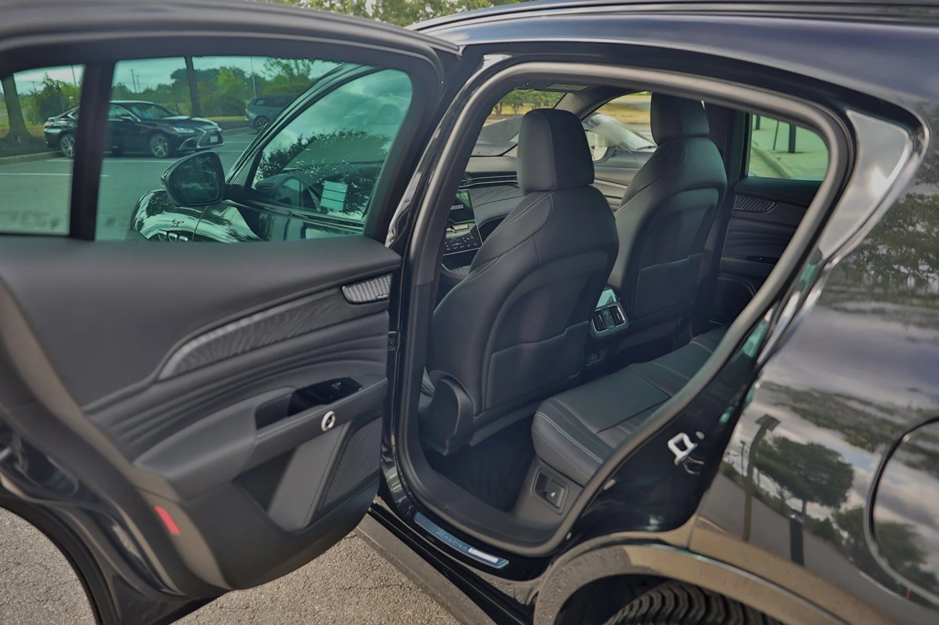 mph028_246562435_8ca4ab8da1ae4f97833569b29a018ca0_8e2aa0d402