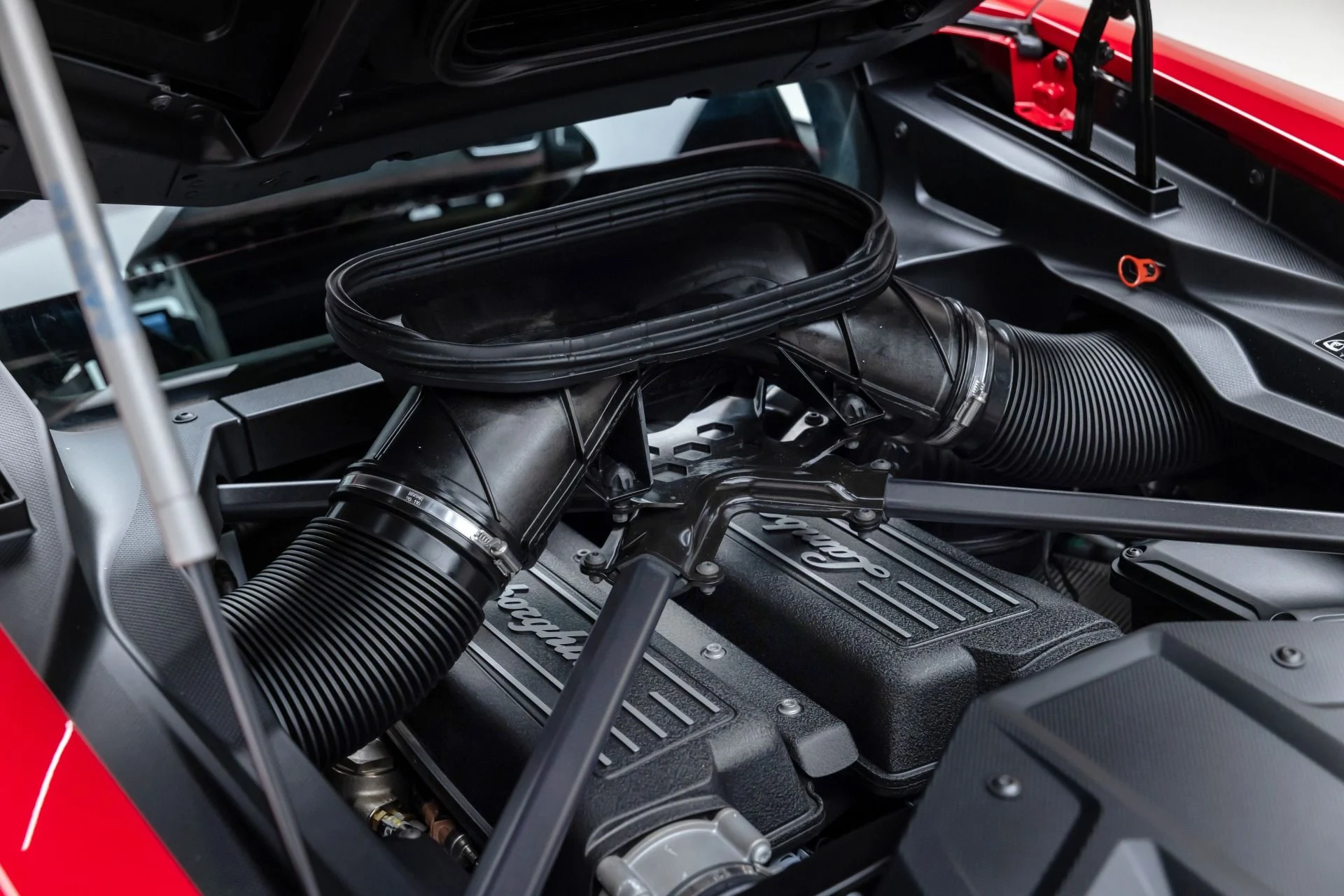 mph028_2468138391_Used_2024_Lamborghini_Huracan_Sterrato_1765391926_d75018c838