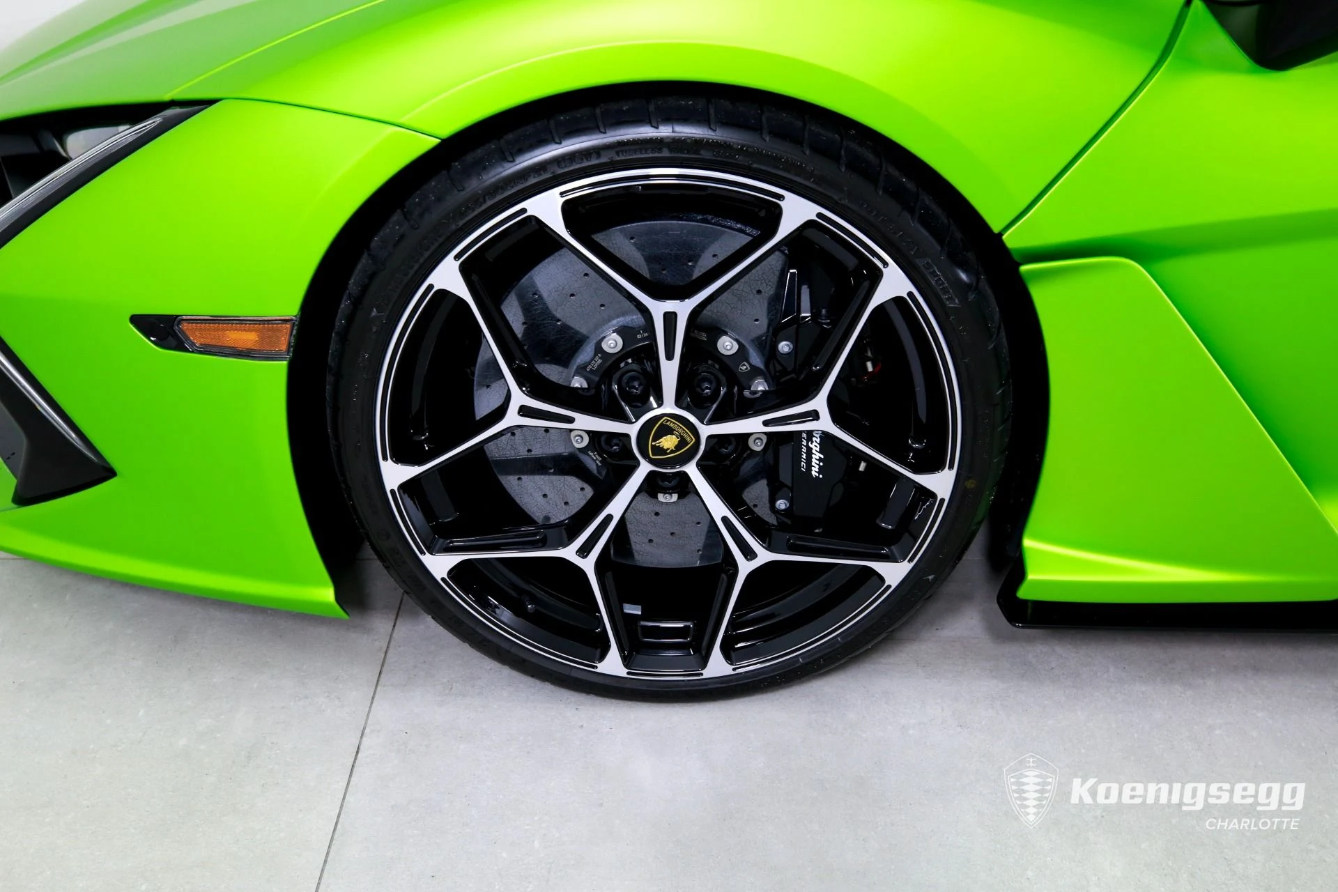 mph028_2469769192_Used_2024_Lamborghini_Revuelto_1774640458_1fa0509d7a