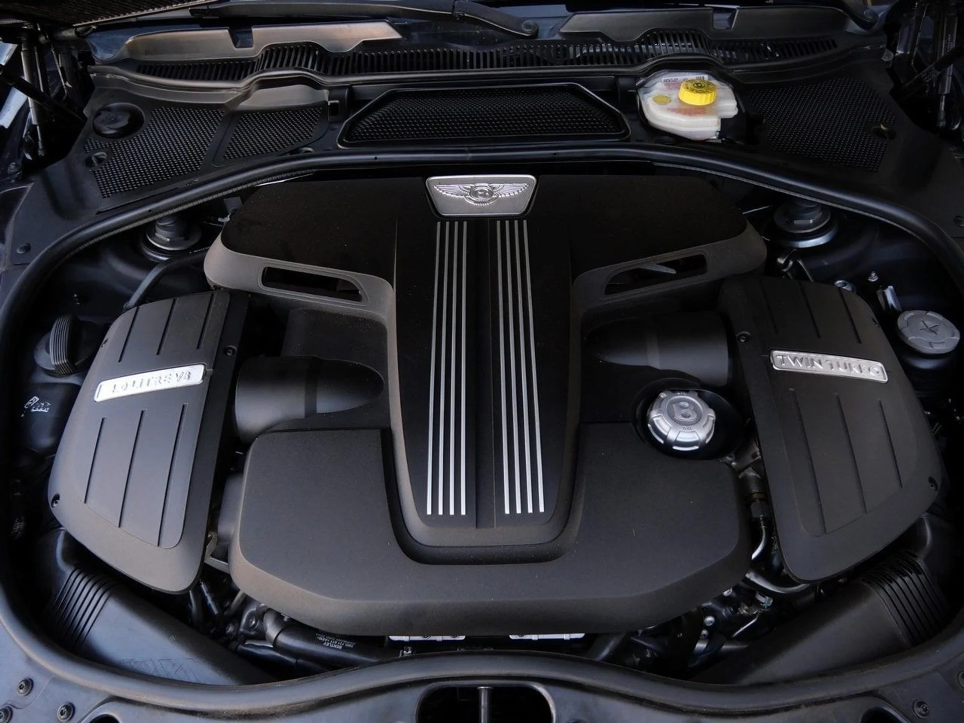 mph028_2470417599_2b5da86a3067f4df8831a66a6ac1c57dx_d64111333f