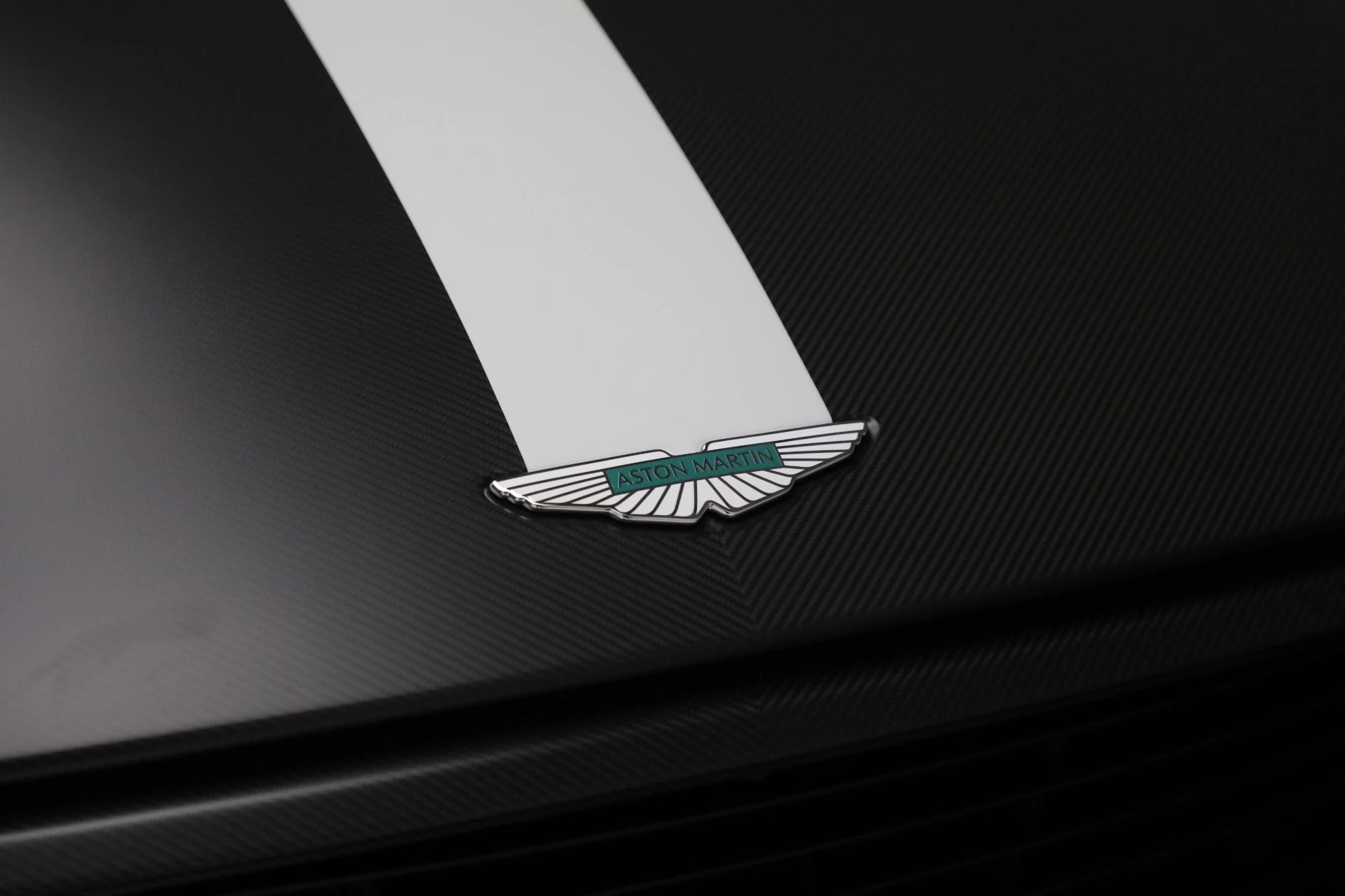 mph028_2471354615_New_2024_Aston_Martin_Valour_5ea648c87f