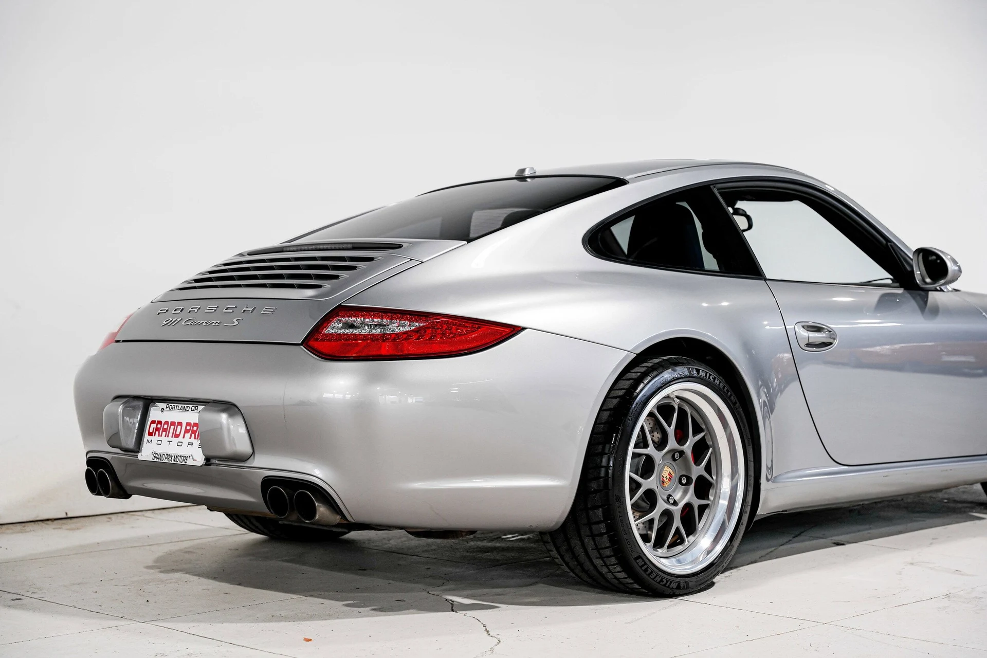 mph028_2473255289_7dea9b2280d56faa987dc8da9fbdde79x_febfbaf25d