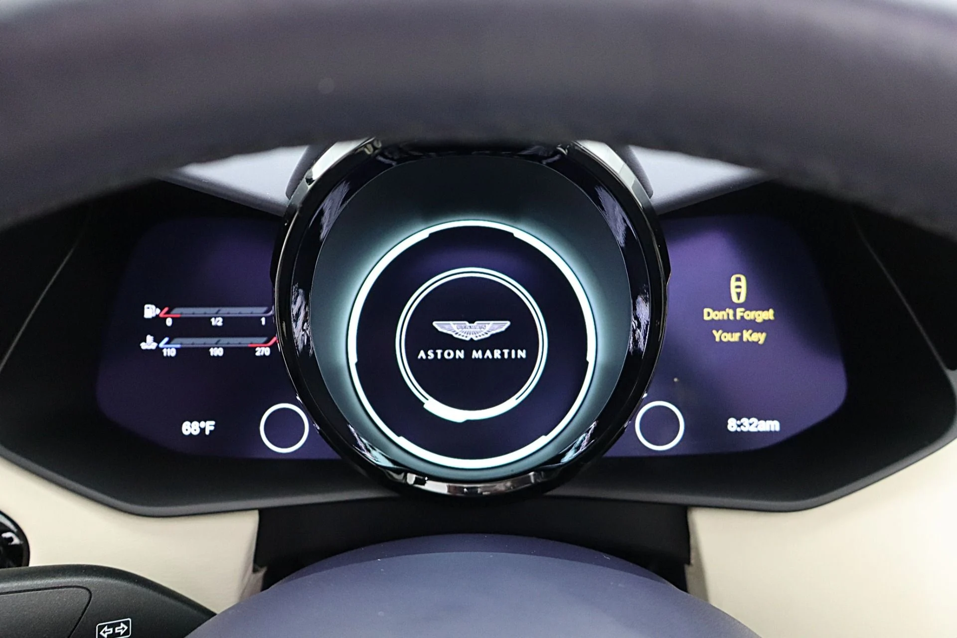 mph028_247770628_Used_2022_Aston_Martin_Vantage_Roadster_622458a2ca