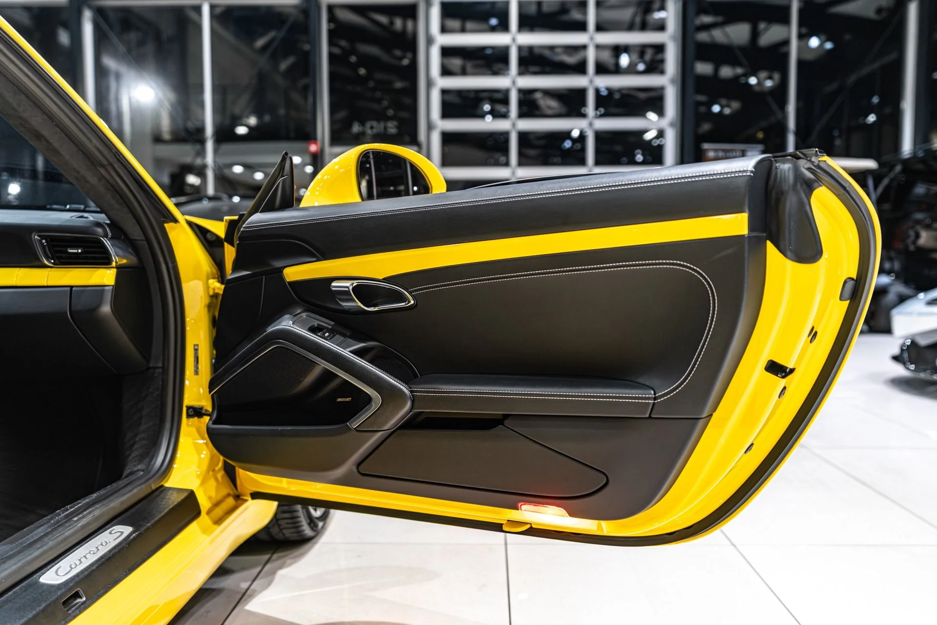 mph028_2480266746_13056_p29_l_769a8ad751