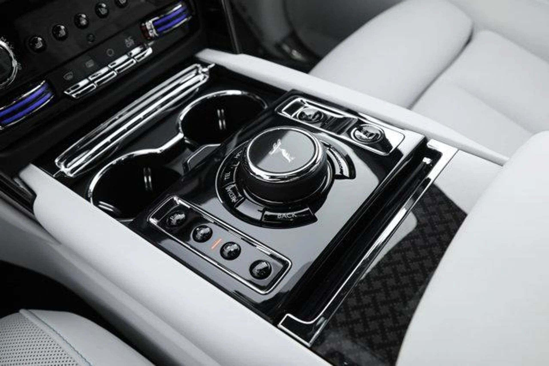 mph028_2490388975_Klp1p_Ou2_Cx_D5fp_P15hh_I_Rze_CFM_9ce980a0b1