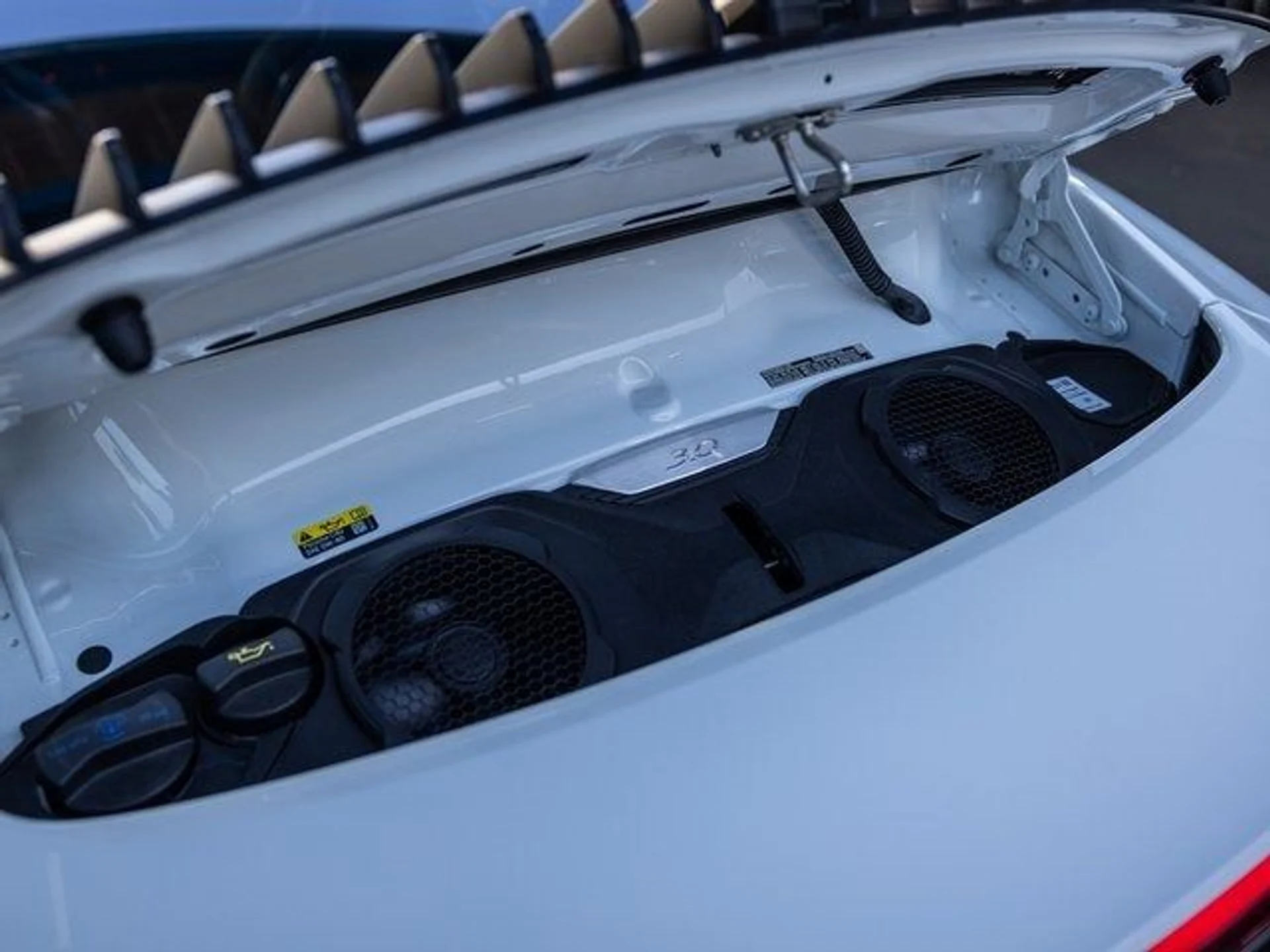 mph028_2492779665_29_5f2ec961ac