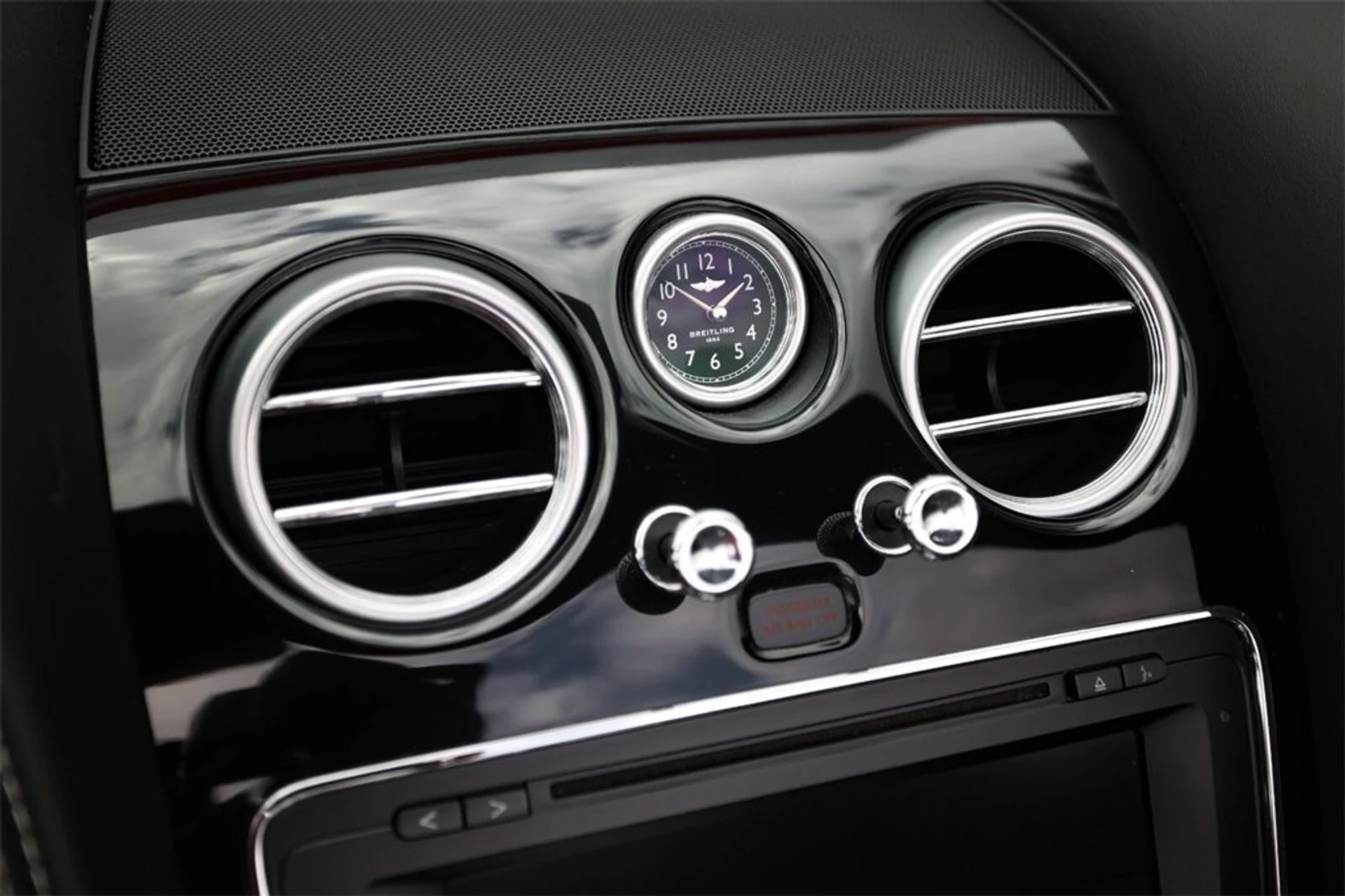 mph028_2494434754_e02ec112a43e177dd6c29fb4f0ff73e3_1300f70ccf