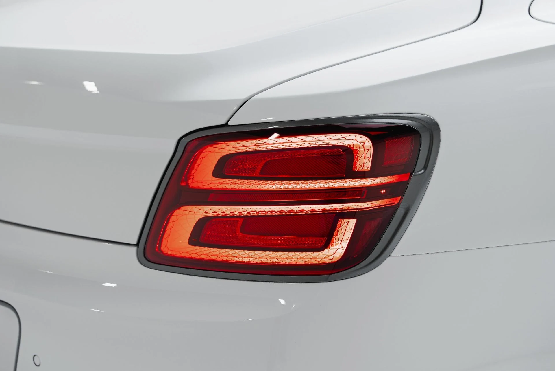 mph028_2498128775_Used_2024_Bentley_Flying_Spur_Speed_1793378277_935ad34635