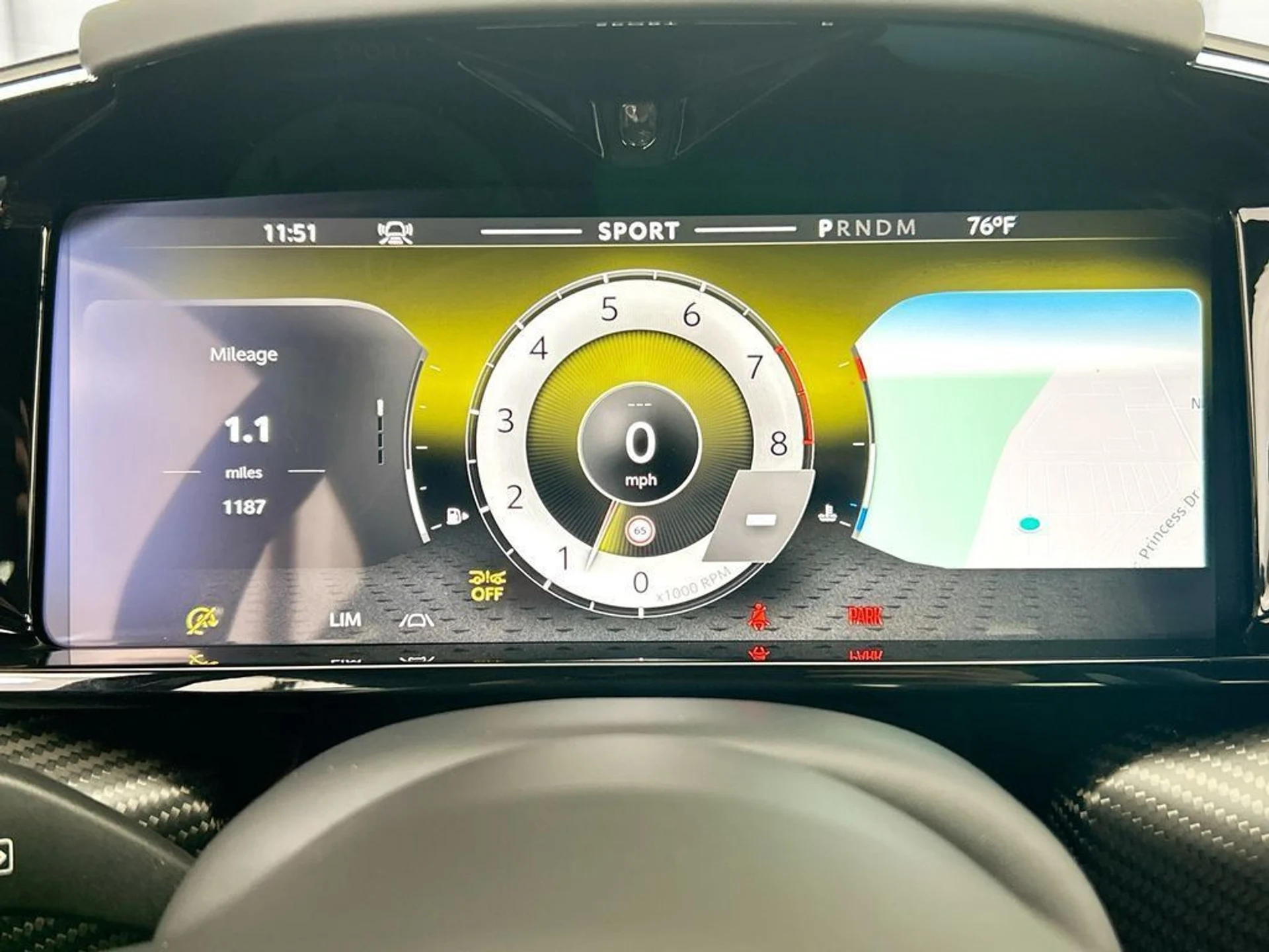 mph028_2507793382_used_2026_aston_martin_vantage_coupe_8119_23019330_29_1024_60effcf2f3