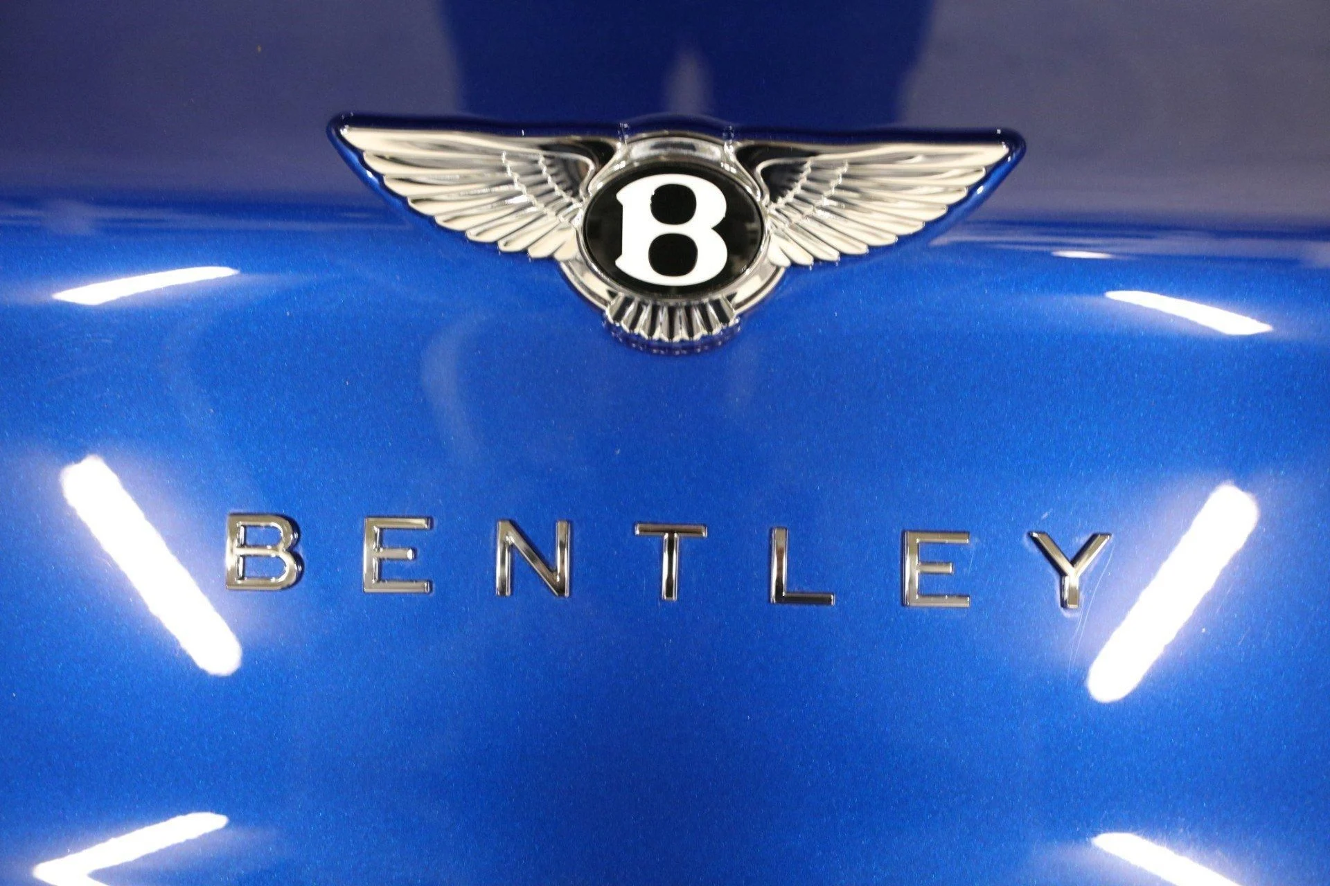 mph028_2517859636_Used_2022_Bentley_Bentayga_V8_1678278184_1a9256549b