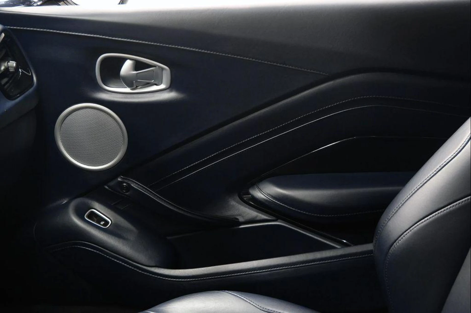 mph028_2523359351_2_Nzu_A_Sjw_Zmcvx_Ix_qp_Ochf_Vv_Q_Ao_c4916827b0