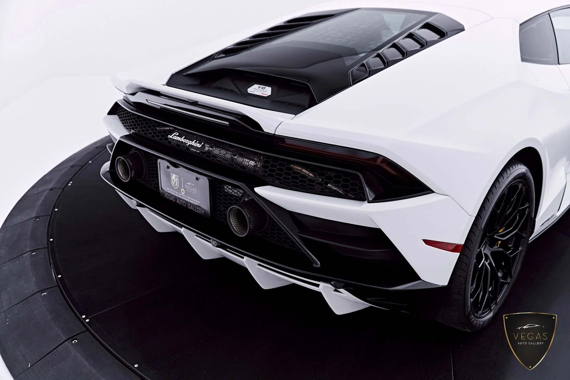 mph028_2527149918_Used_2022_Lamborghini_Huracan_EVO_Base_1782344279_6e23228c79