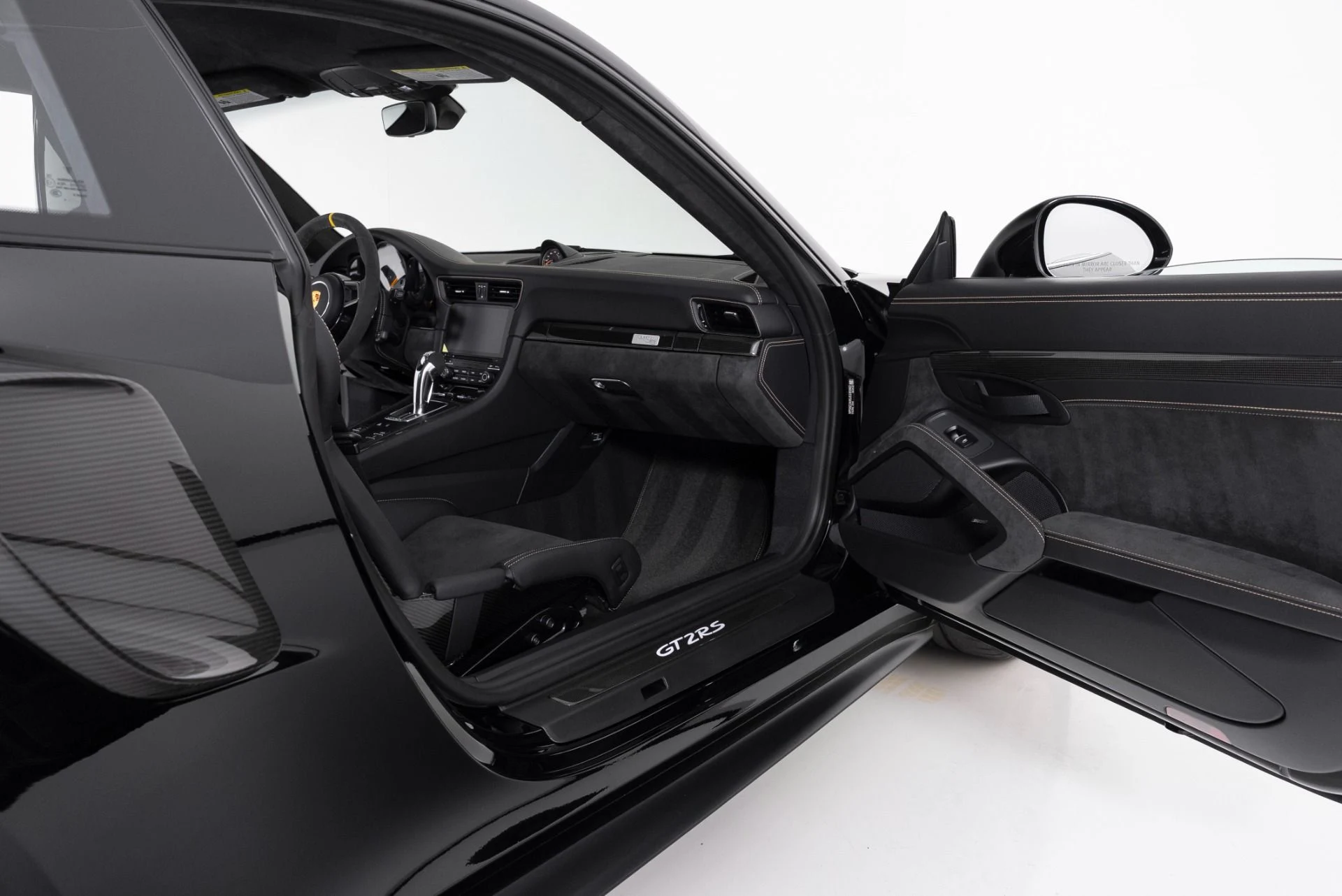 mph028_2532011295_Used_2018_Porsche_911_GT_2_RS_1749688333_12d1e7f38a