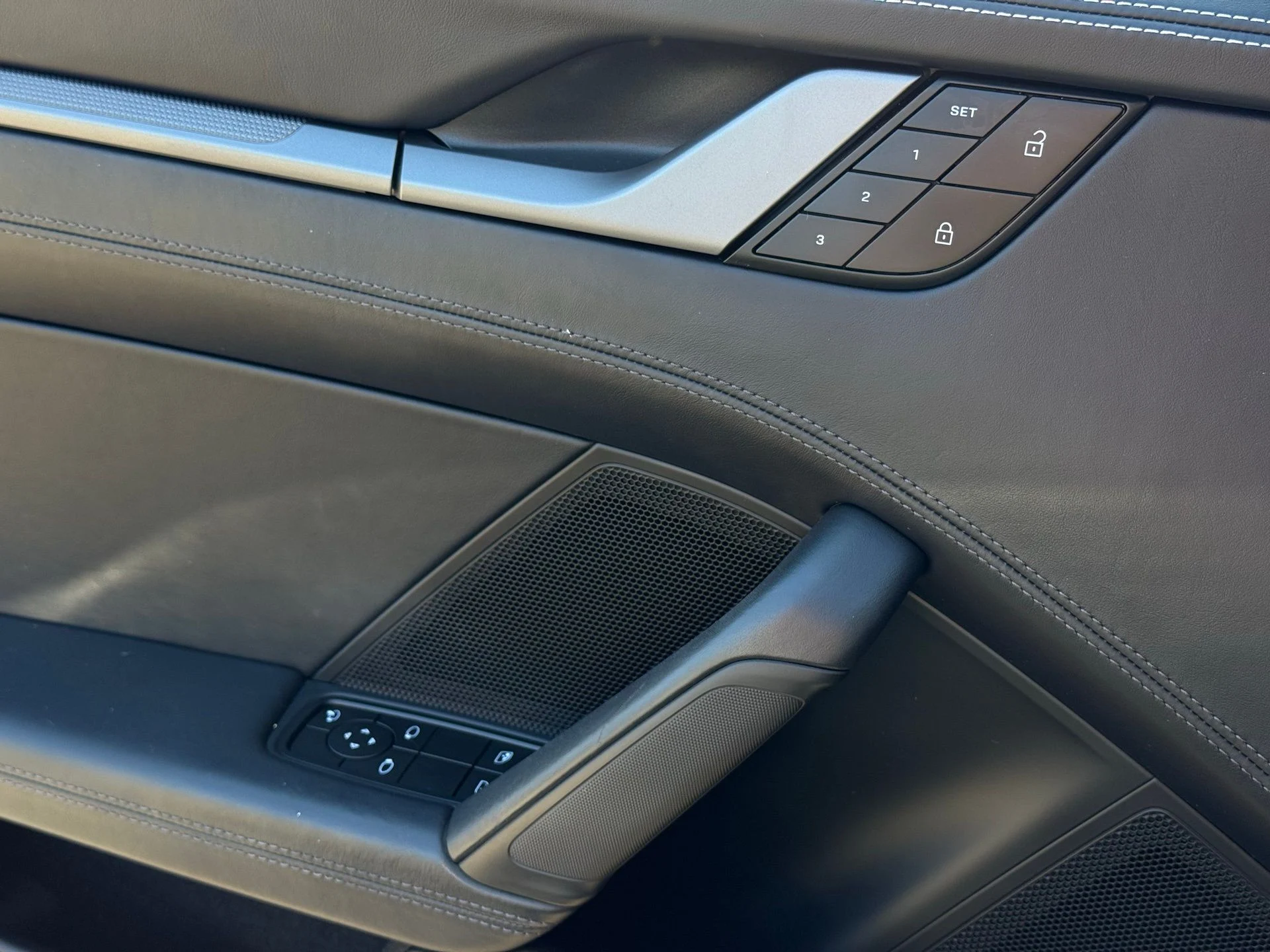 mph028_2539991064_b8375f2ab6e522e1904e9aa3cd134bce_b0dbc28438