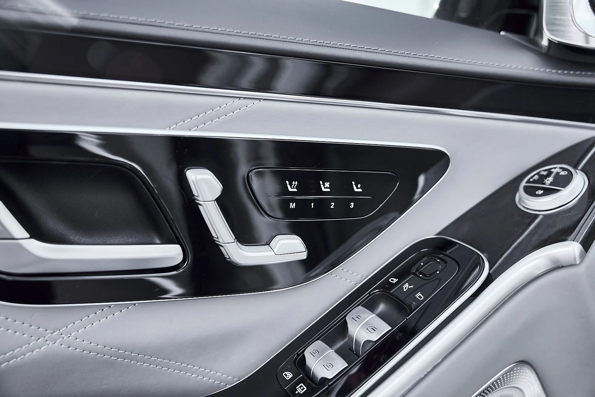 mph028_2550351919_Used_2021_Mercedes_Benz_S_Class_Maybach_S_580_1771643103_da61fb4150