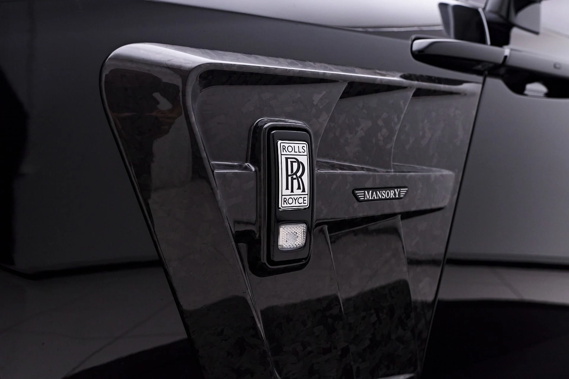 mph028_2560175765_Used_2025_Rolls_Royce_Spectre_Mansory_1756243802_c15be4d0c1