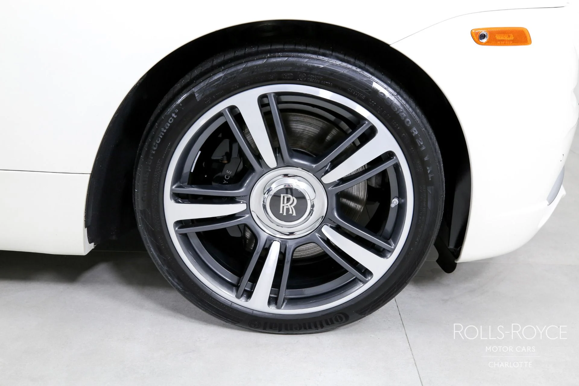 mph028_2569409193_Used_2019_Rolls_Royce_Wraith_1701539384_ceb036cac0