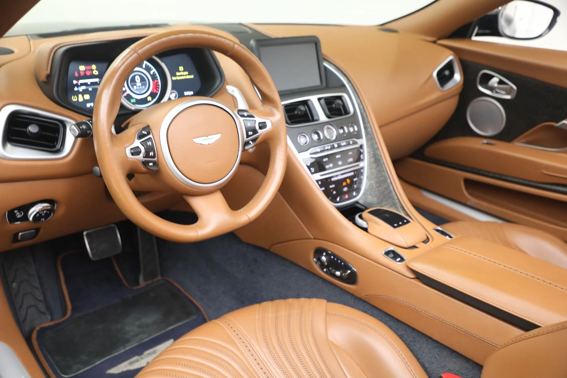 mph028_2569745577_Used_2019_Aston_Martin_DB_11_Volante_1770764888_f8db2dc10d