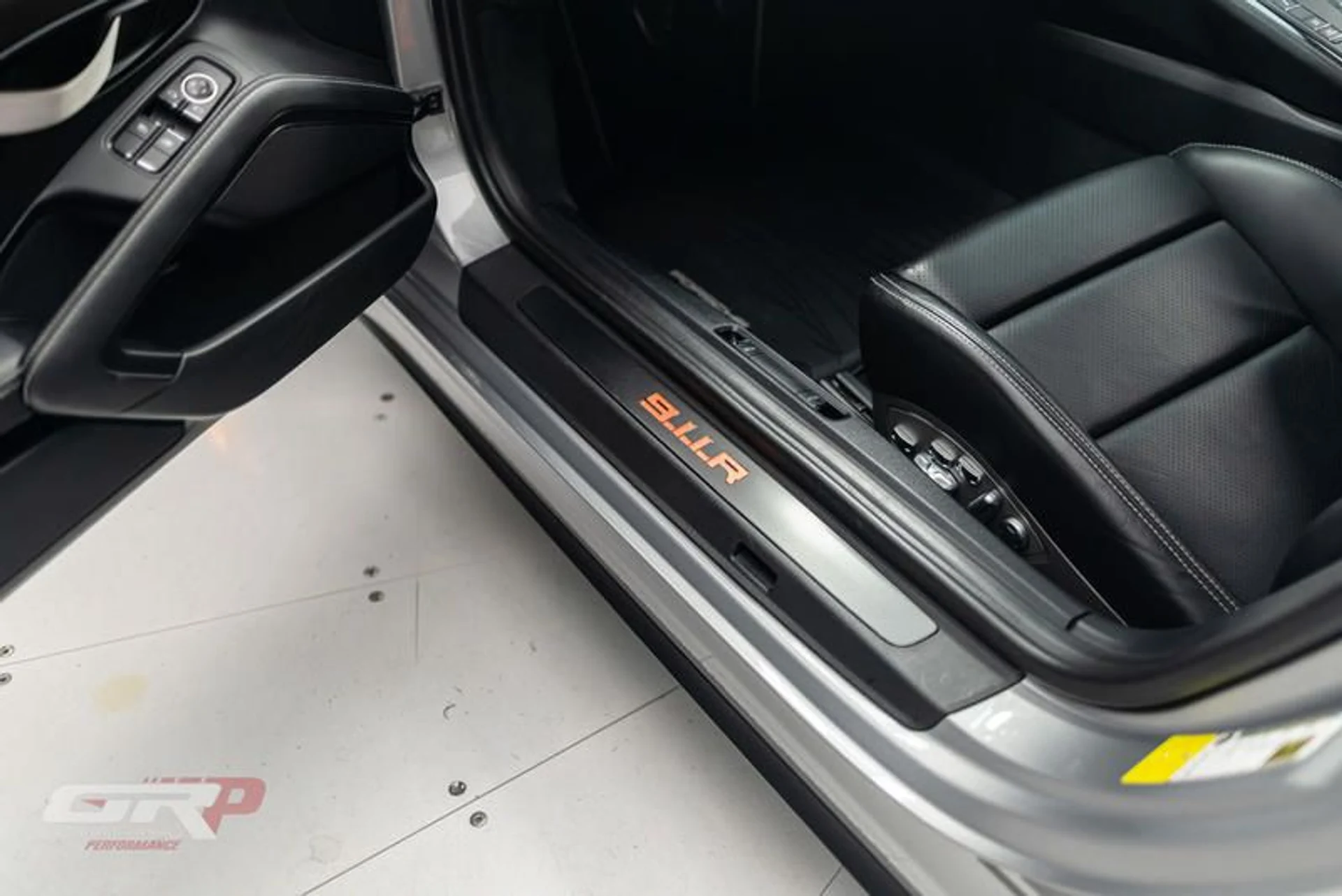 mph028_2594698300_B38_F9_B92_F731_4924_A3_E6_C9_D655_E817_F5_dcc55c6147