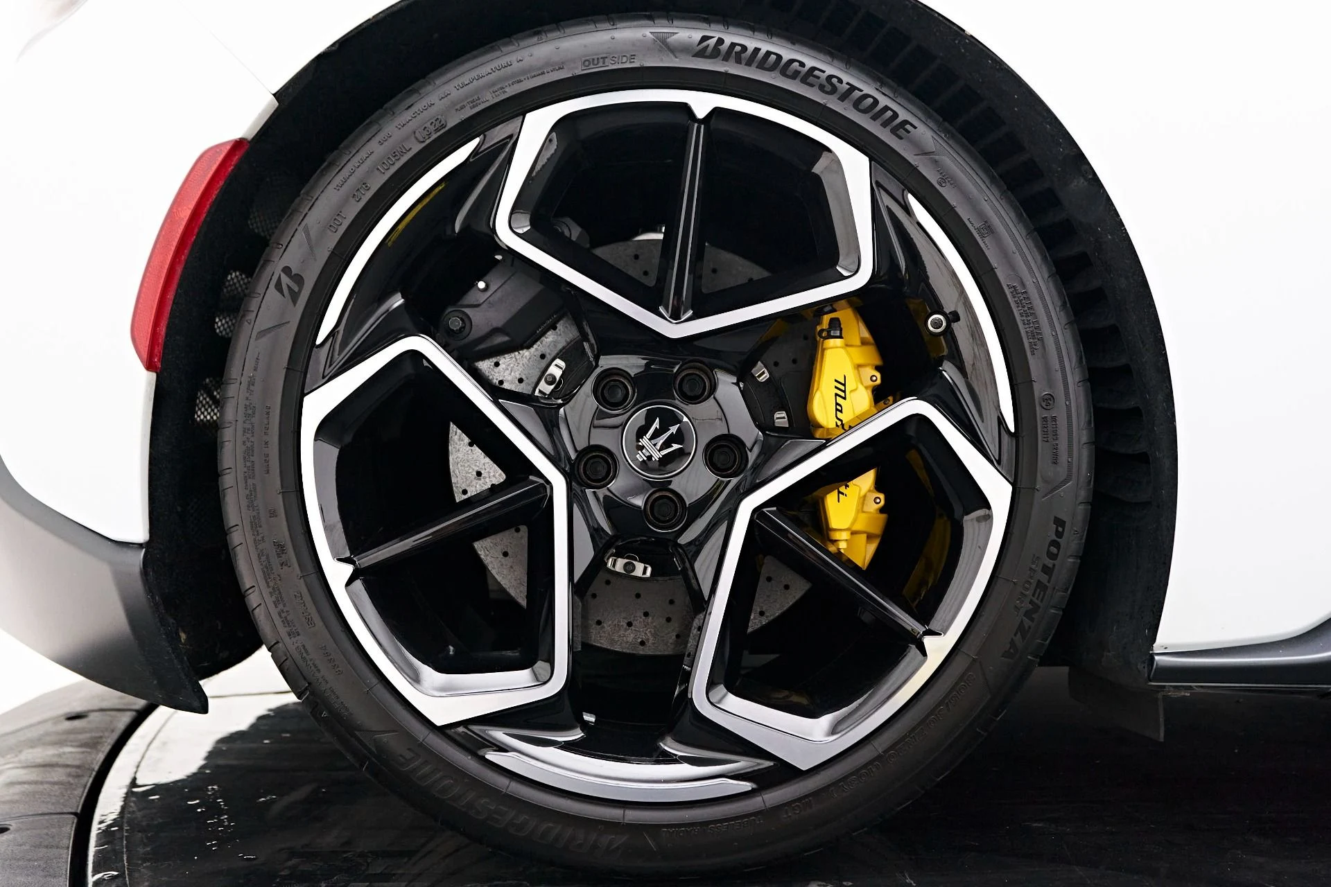 mph028_2598137644_Used_2022_Maserati_MC_20_Base_1740866252_c1c36a8244
