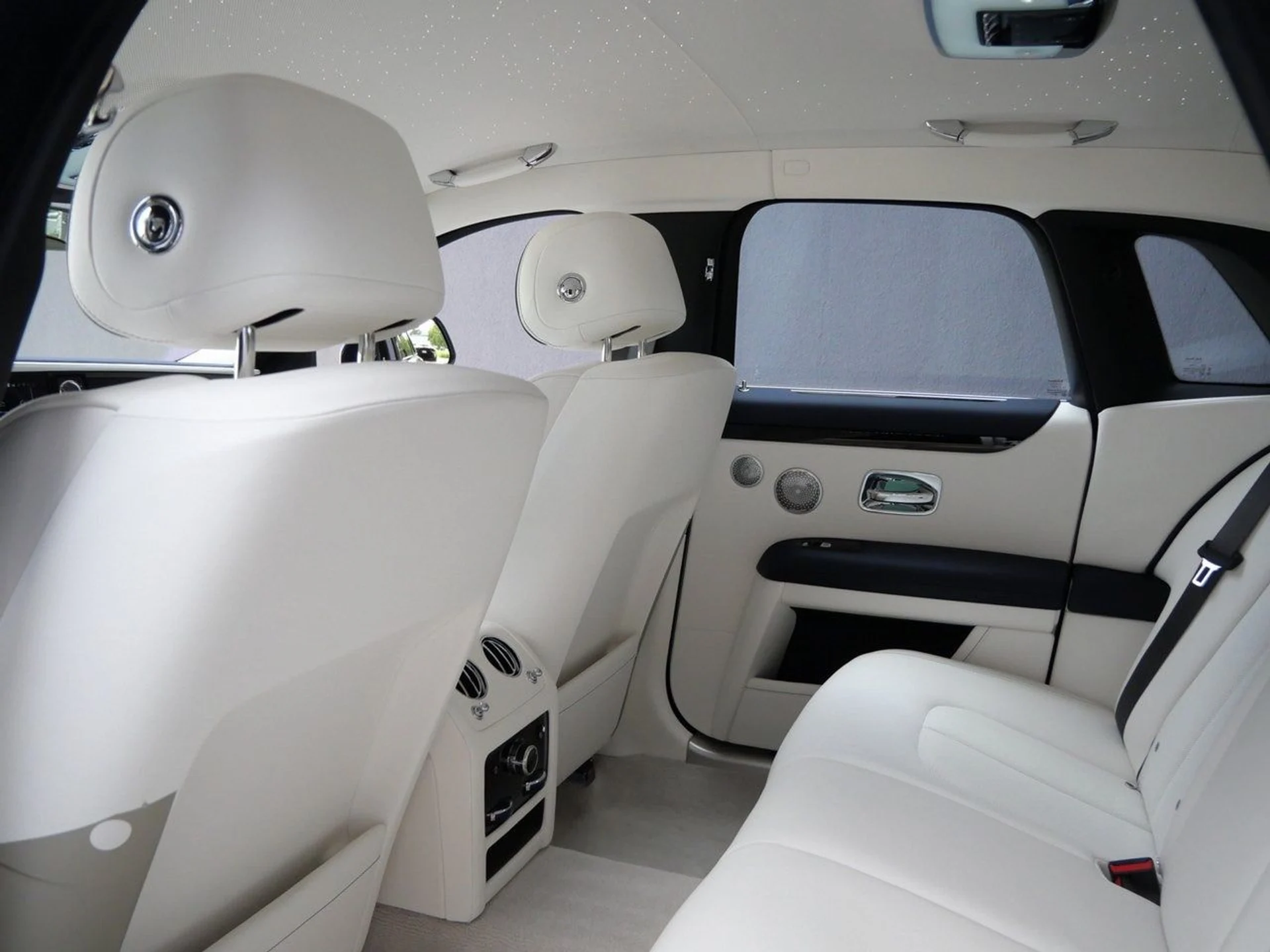 mph028_2606108401_85d5a9aed604023bbaf143e08f7a0aadx_36bae4f511