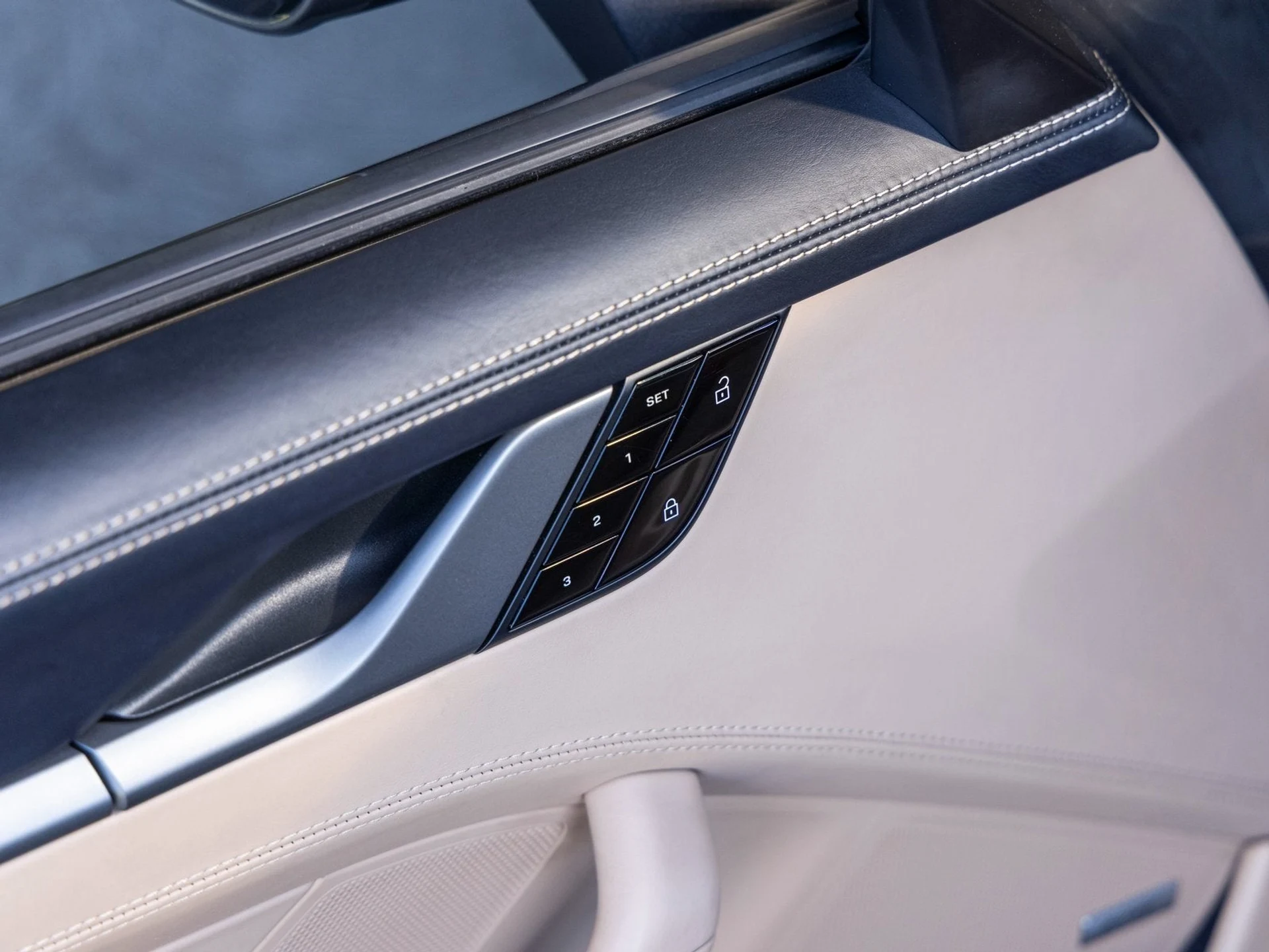 mph028_2609032361_29_280747b242