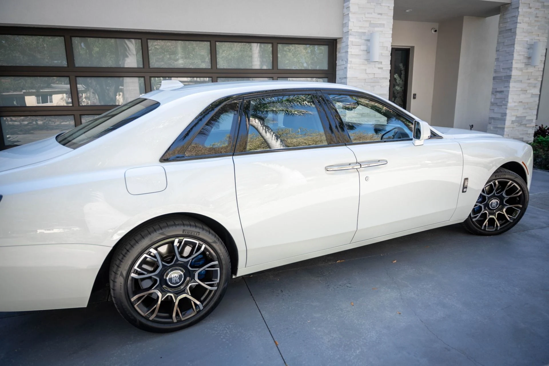 mph028_2609424707_Used_2022_Rolls_Royce_Black_Badge_Ghost_1772144712_c83d2de3fe