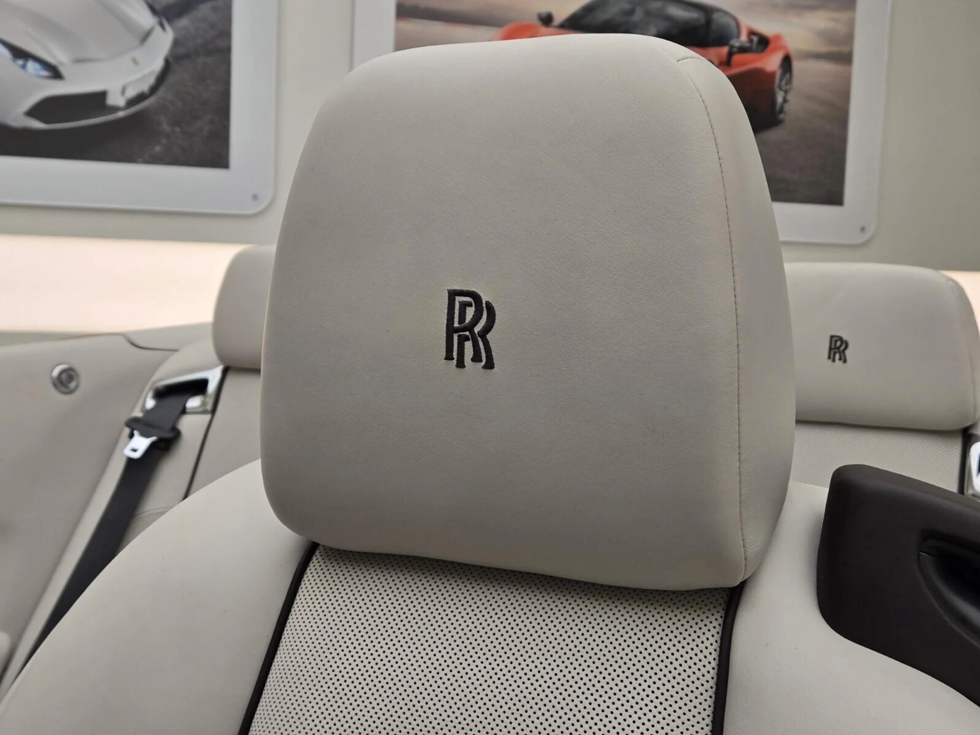 mph028_2611739676_Used_2016_Rolls_Royce_Dawn_1753165567_4f6a5c390c