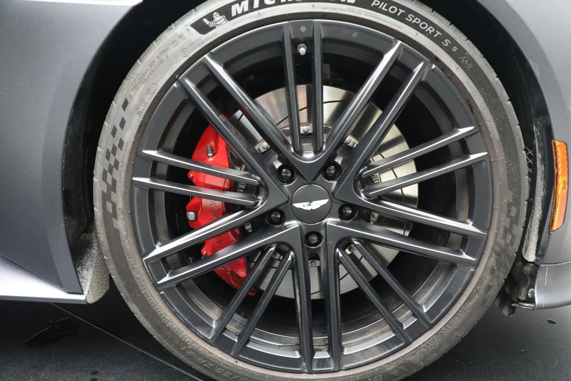 mph028_2611893009_Used_2025_Aston_Martin_DB_12_V8_6408318528