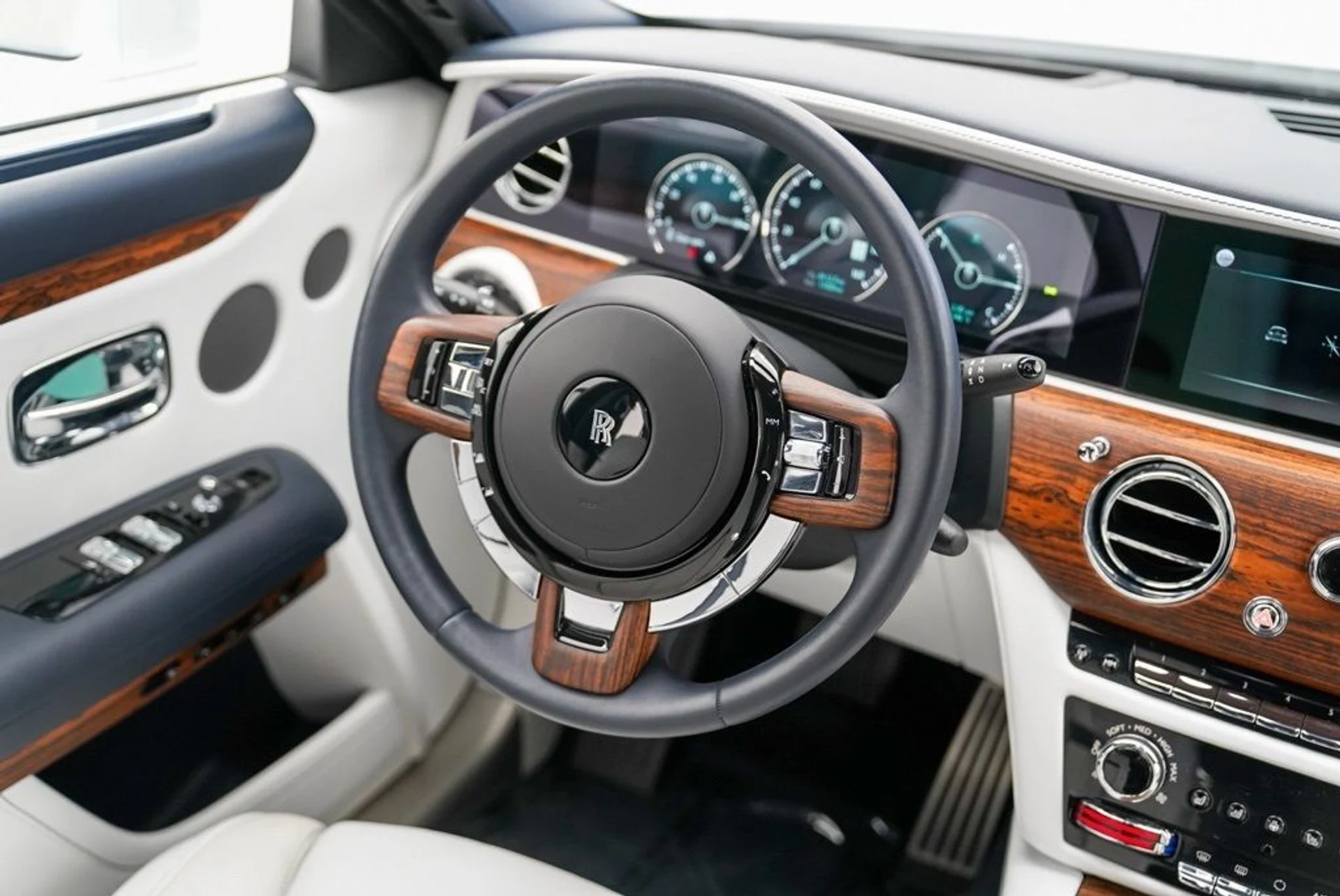 mph028_261391781_dqm55zzukv7ogxx47stoaazcdg6l_c9dd3c6327