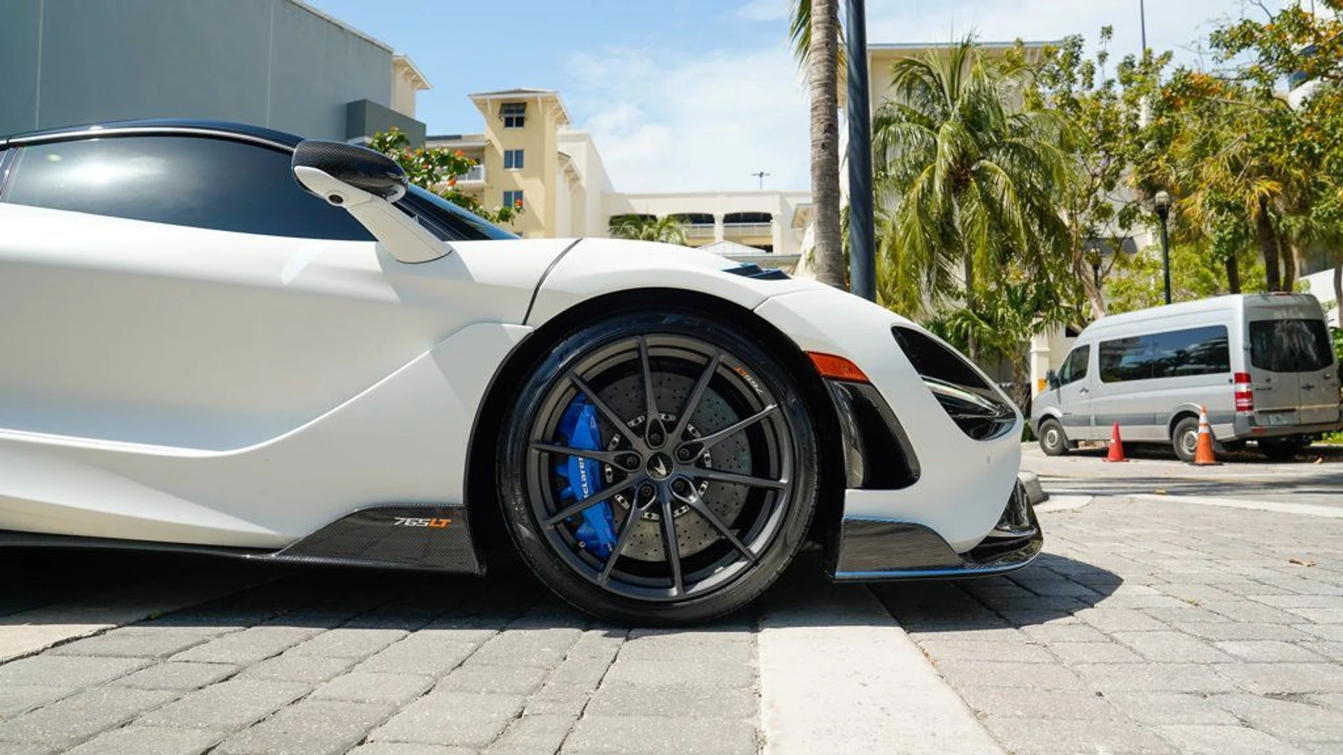 mph028_2617035989_used_2021_mclaren_765lt_coupe_14354_22828181_29_1024_fd0469b205
