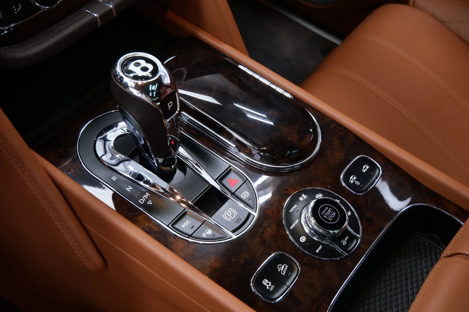 mph028_2627119168_Used_2017_Bentley_Bentayga_W12_Four_Seat_Comfort_Specification_with_Rear_Console_1776956660_21927ae101