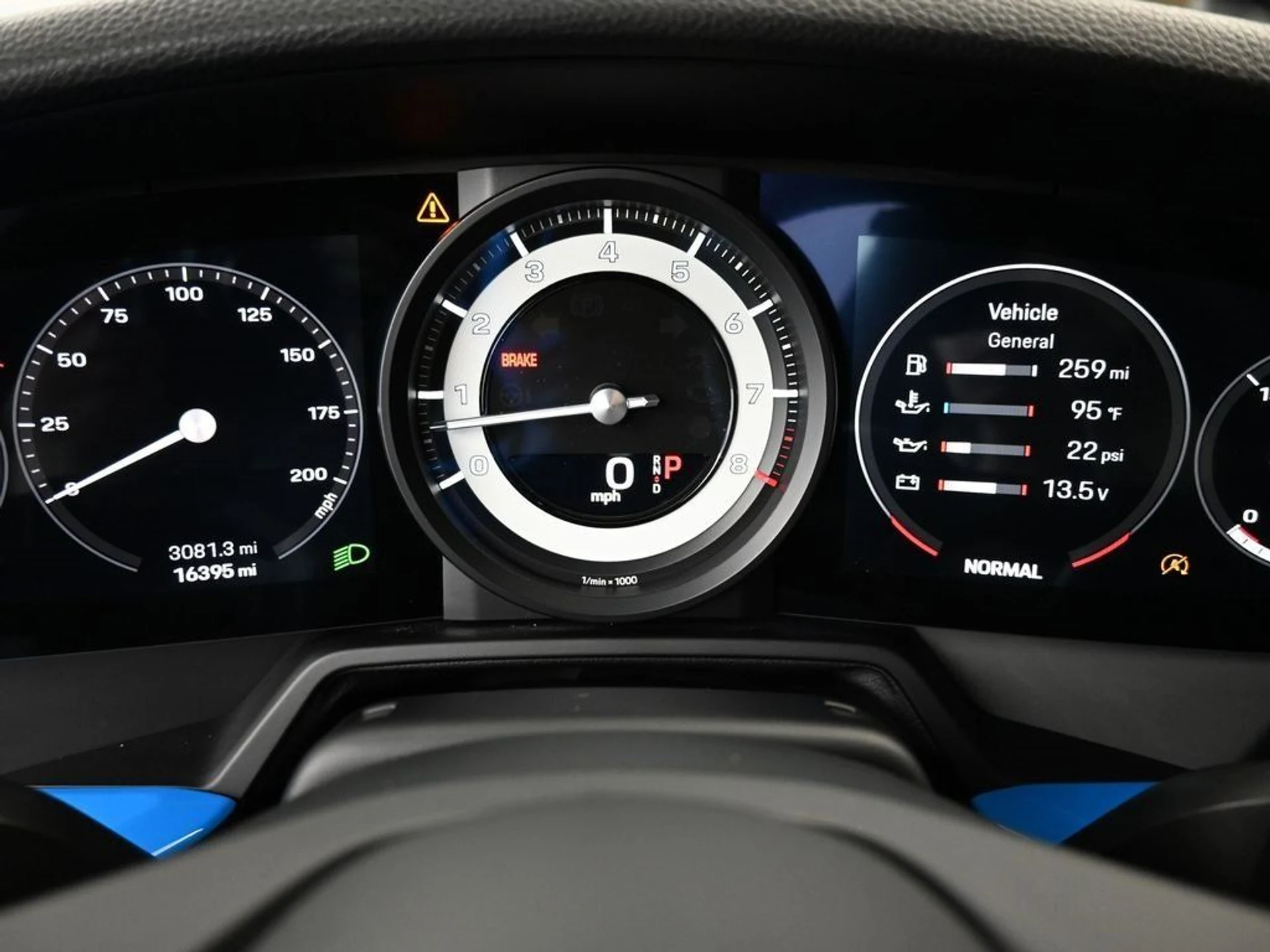 mph028_2632593015_f77eea765bc380a3ae581da194f8c205_e9bbef9323