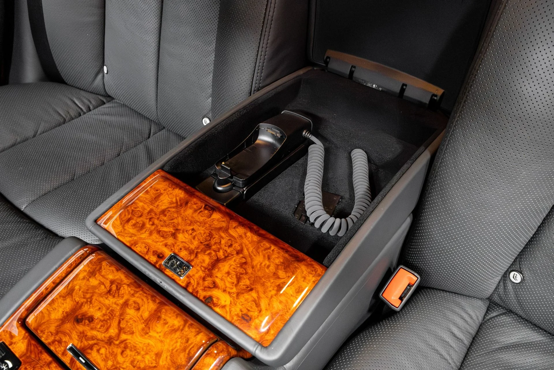 mph028_2633769519_Used_2004_Maybach_57_1769486757_f7a15fbf9e