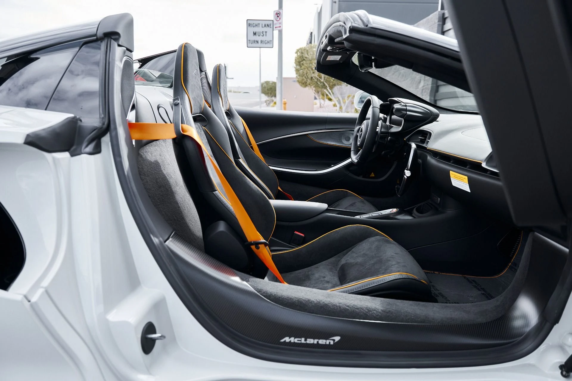 mph028_2636547993_Used_2025_Mc_Laren_Artura_1769221494_5a89320e55