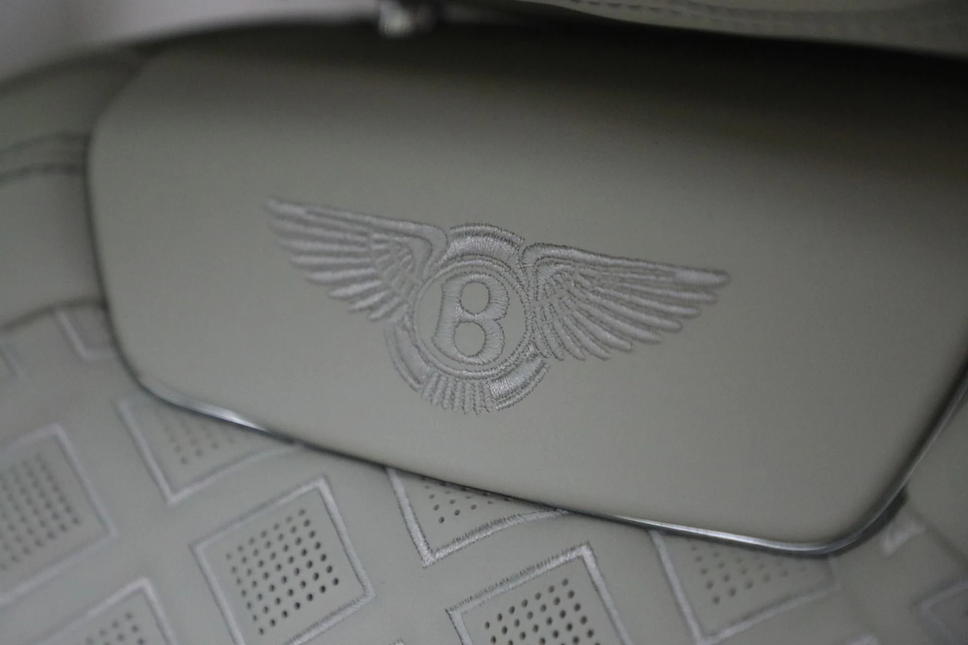 mph028_2639995702_Used_2020_Bentley_Flying_Spur_W12_1770077960_69c159a009