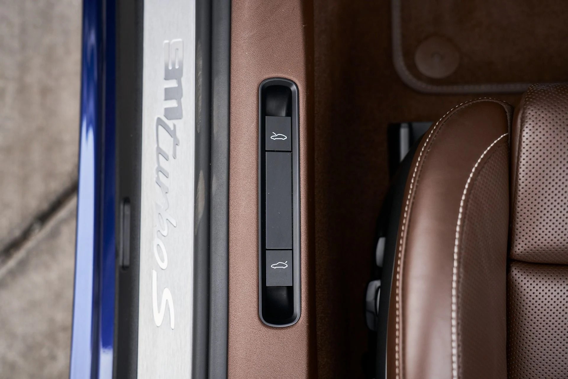 mph028_2651762646_Used_2021_Porsche_911_Turbo_S_1763157460_45b3bfd5ac