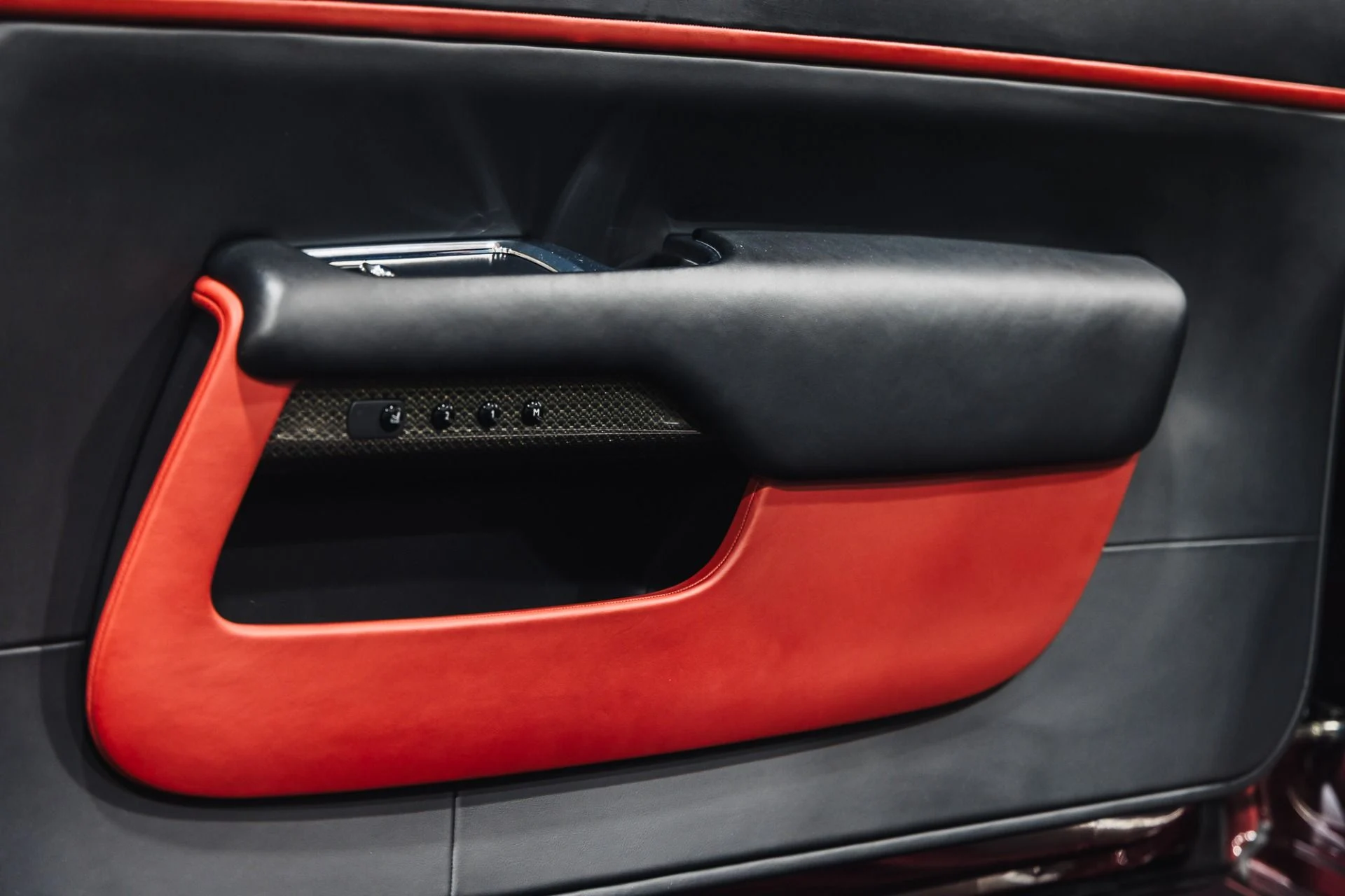 mph028_2657150814_Used_2019_Rolls_Royce_Dawn_1775855974_275b5710fa