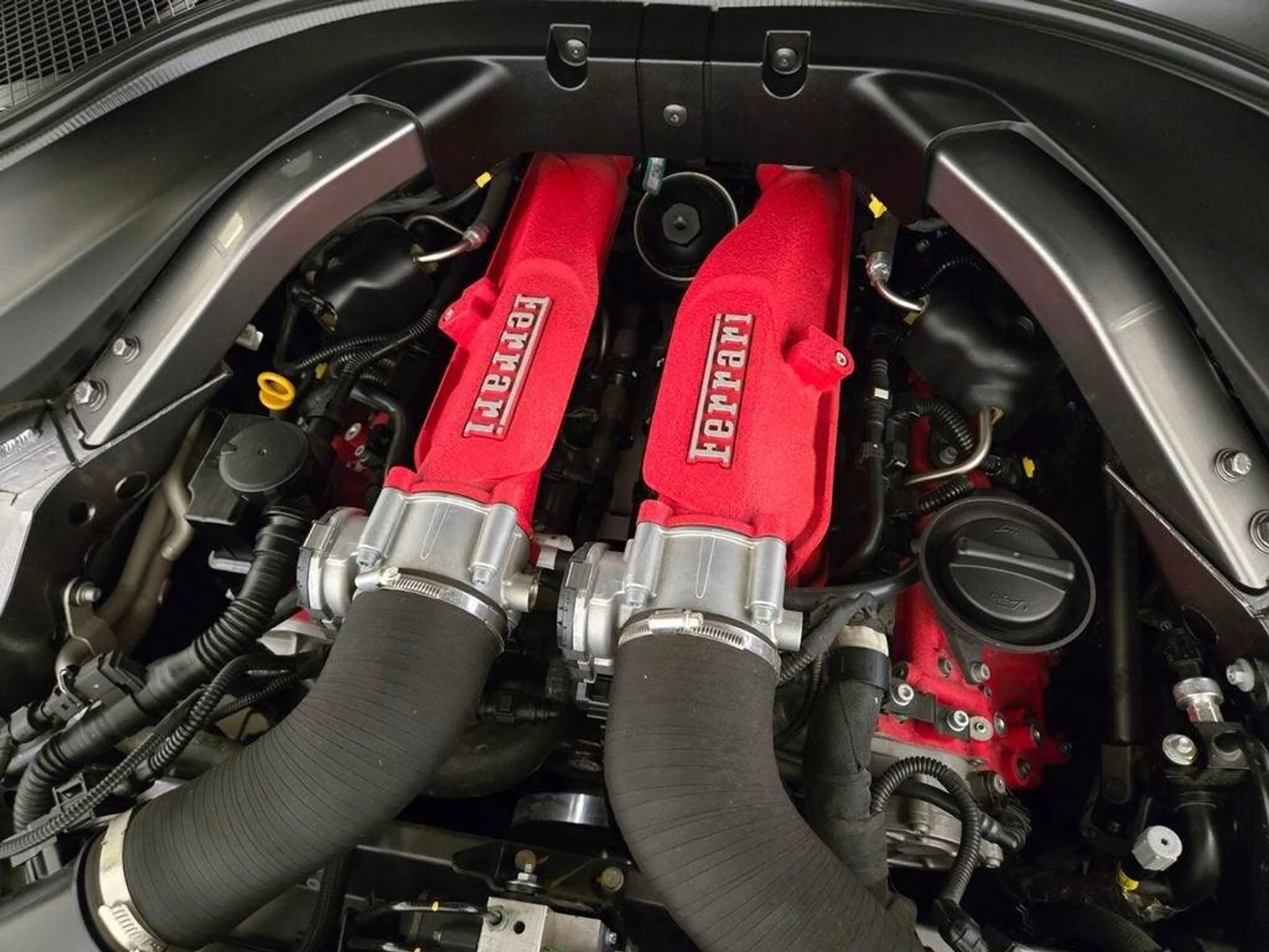 mph028_2660070921_Used_2022_Ferrari_Roma_1775292317_bff4a531ac