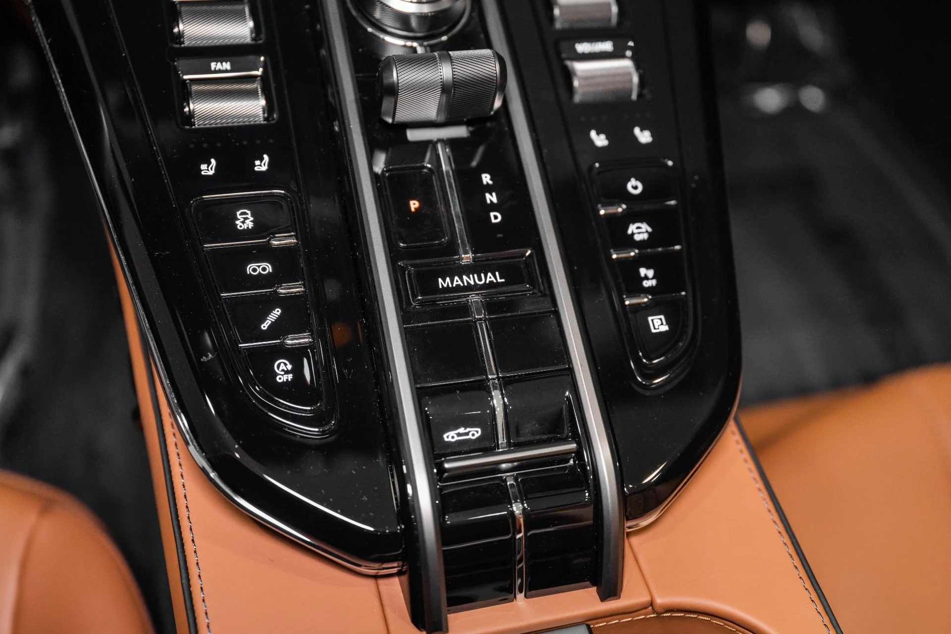 mph028_2667772258_New_2026_Aston_Martin_Vantage_Roadster_1785470681_18dcd6caac