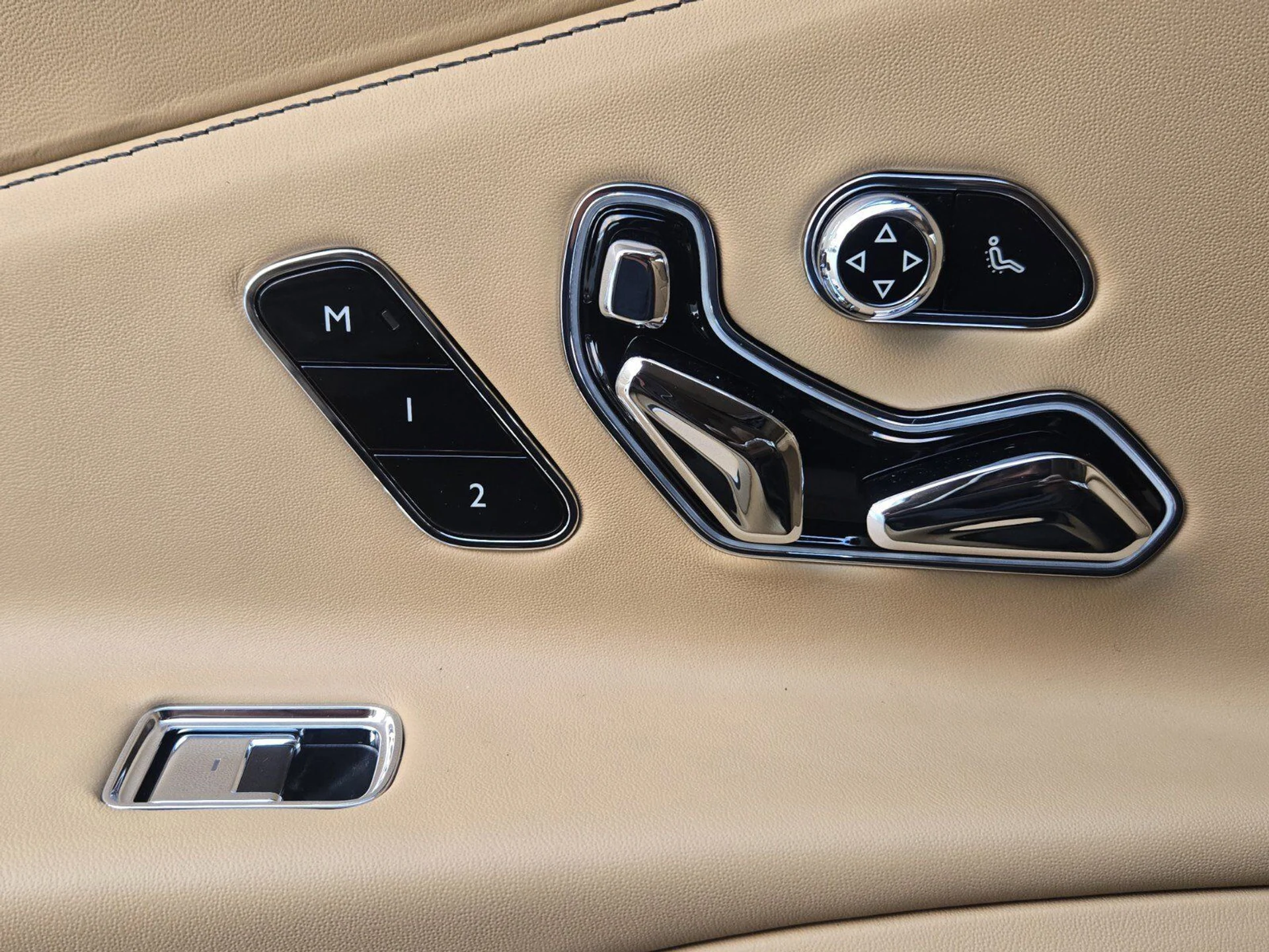 mph028_2668528403_51889047f350ab9713fd76be9e77e0fdx_2a4e8aca7d