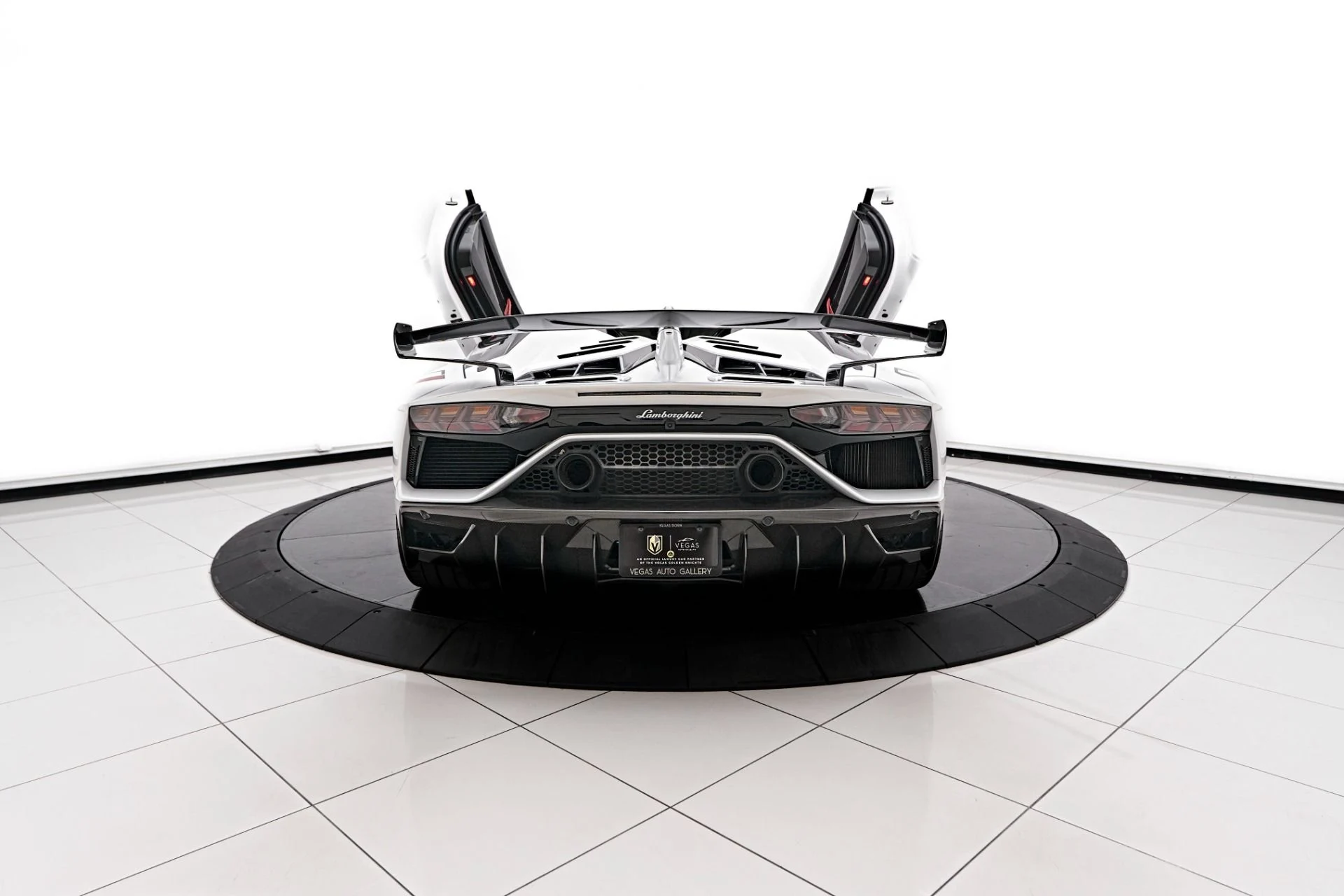 mph028_2672838406_Used_2021_Lamborghini_Aventador_SVJ_Base_1722739728_78f454519a