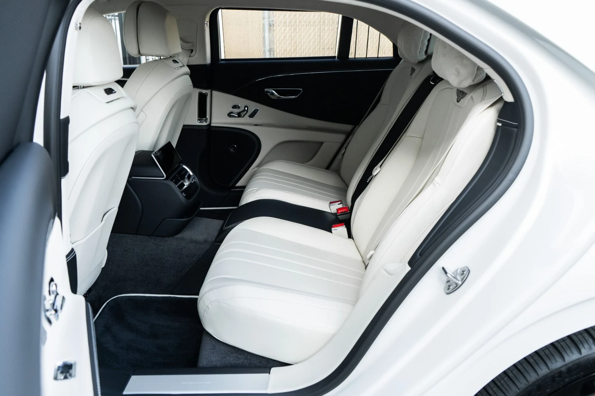 mph028_2677752060_Used_2026_Bentley_Flying_Spur_1792511723_62c839eeff