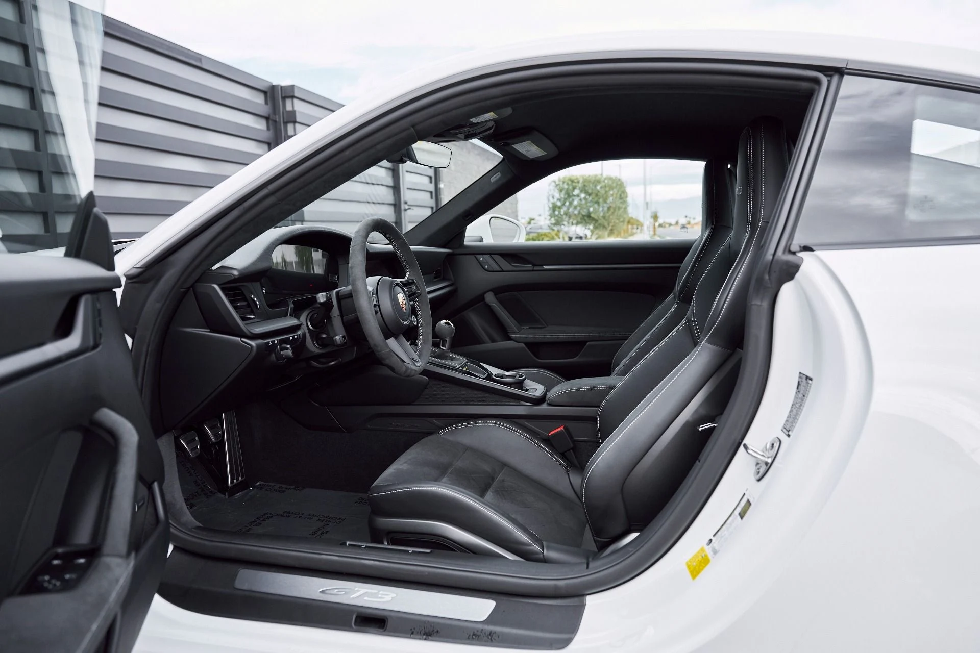 mph028_2683995231_Used_2025_Porsche_911_GT_3_1766797615_3a637a4edb